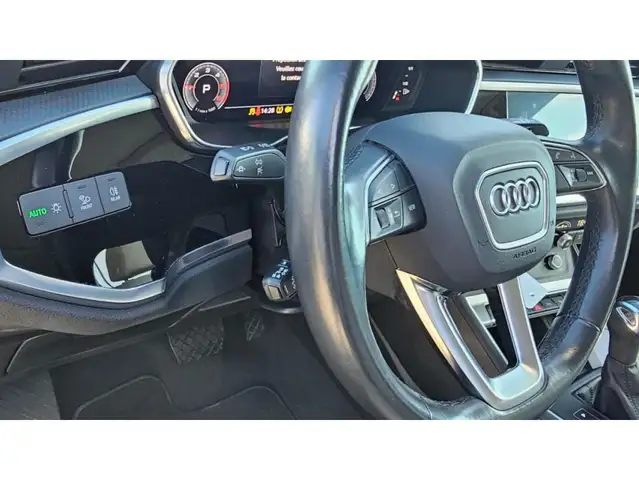 Audi Q3 view 6