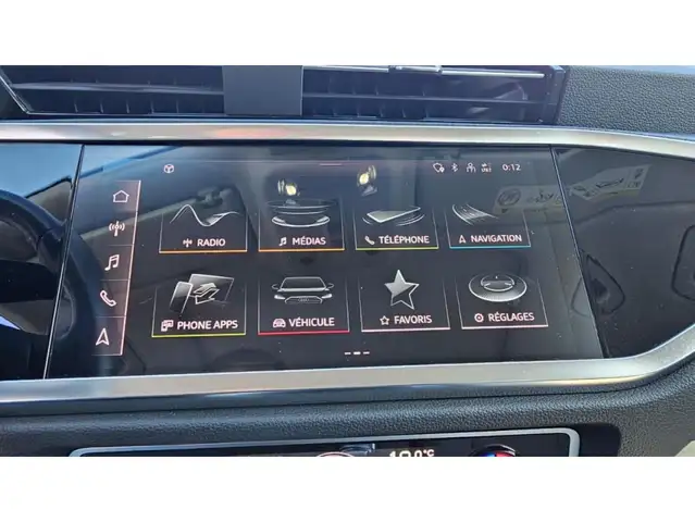 Audi Q3 view 13