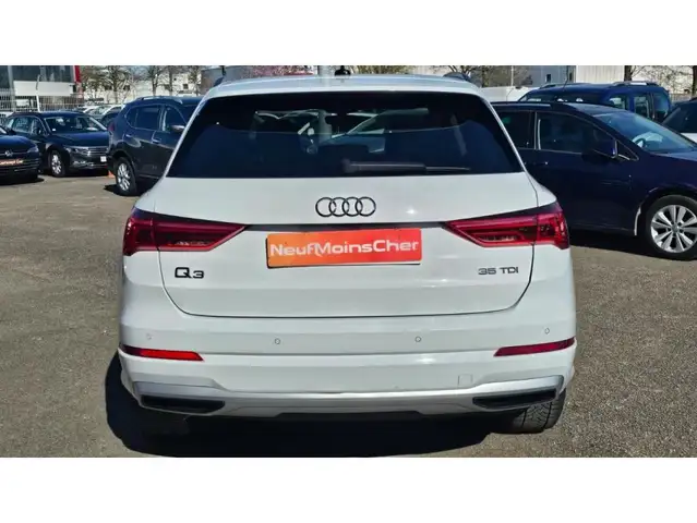 Audi Q3 view 27