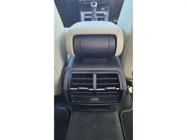 Audi Q3 view 25