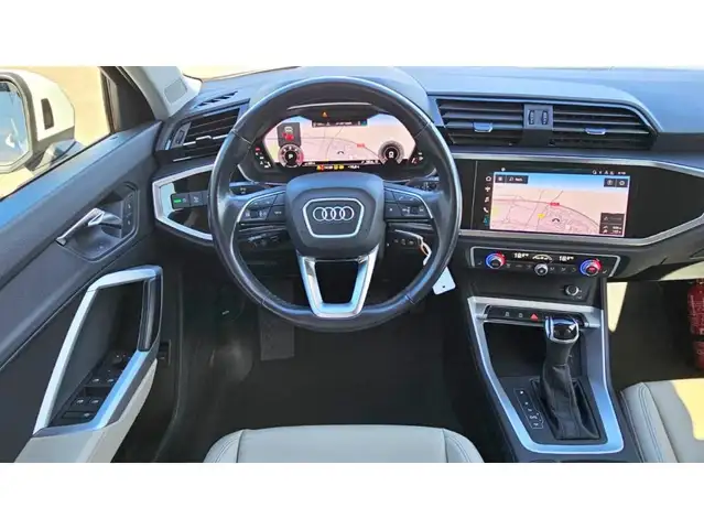 Audi Q3 view 7