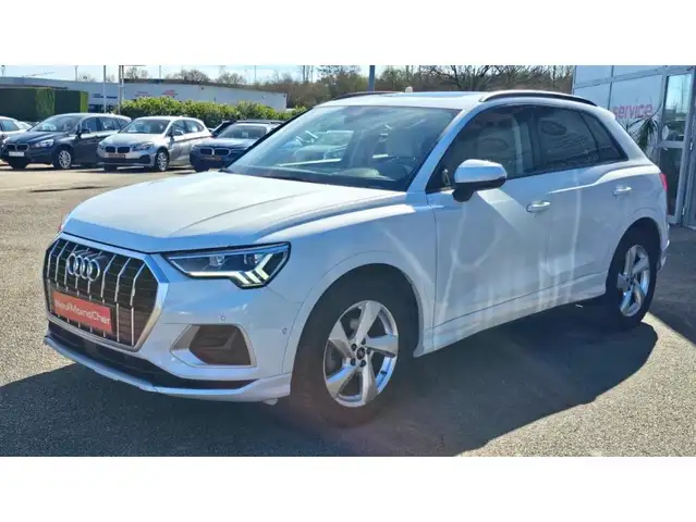 Audi Q3 view 2