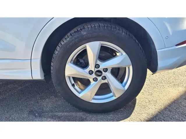 Audi Q3 view 23