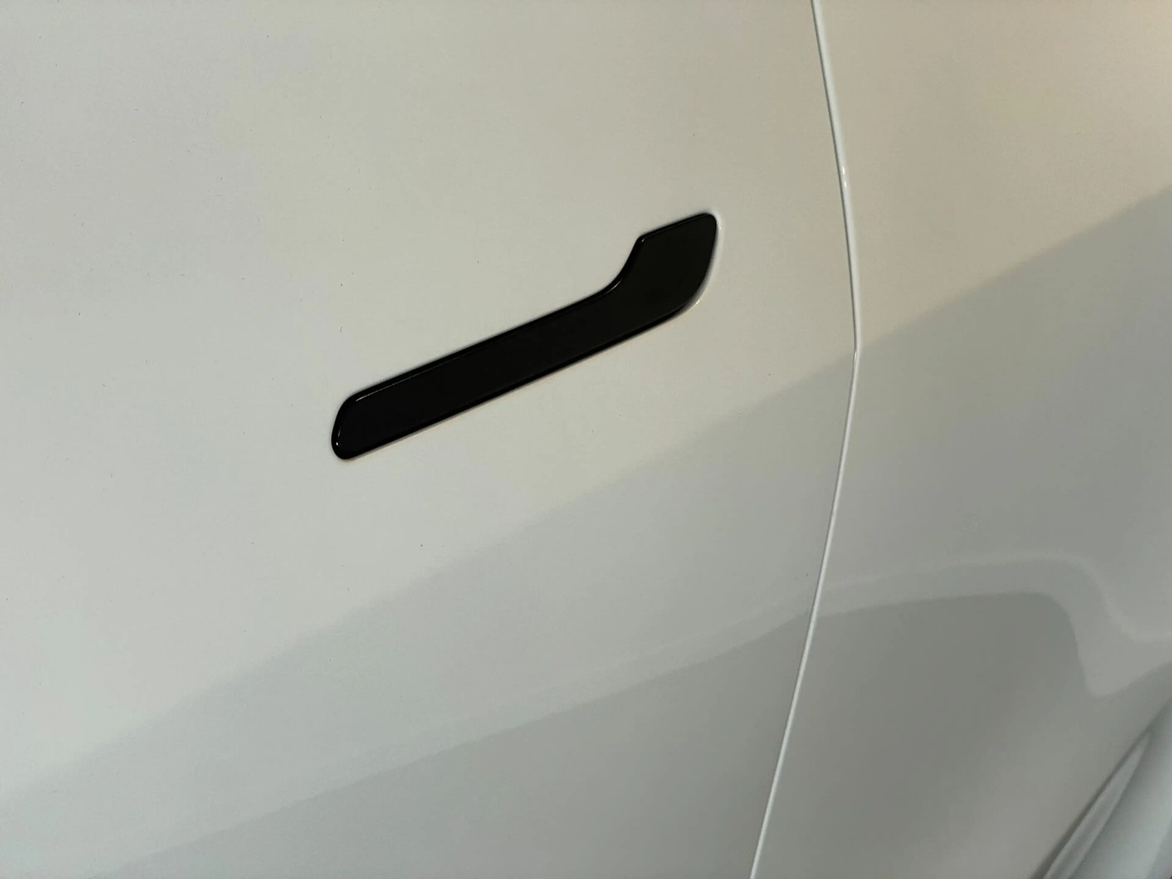 Tesla Model Y Long Range AWD 75 kWh — photo 9