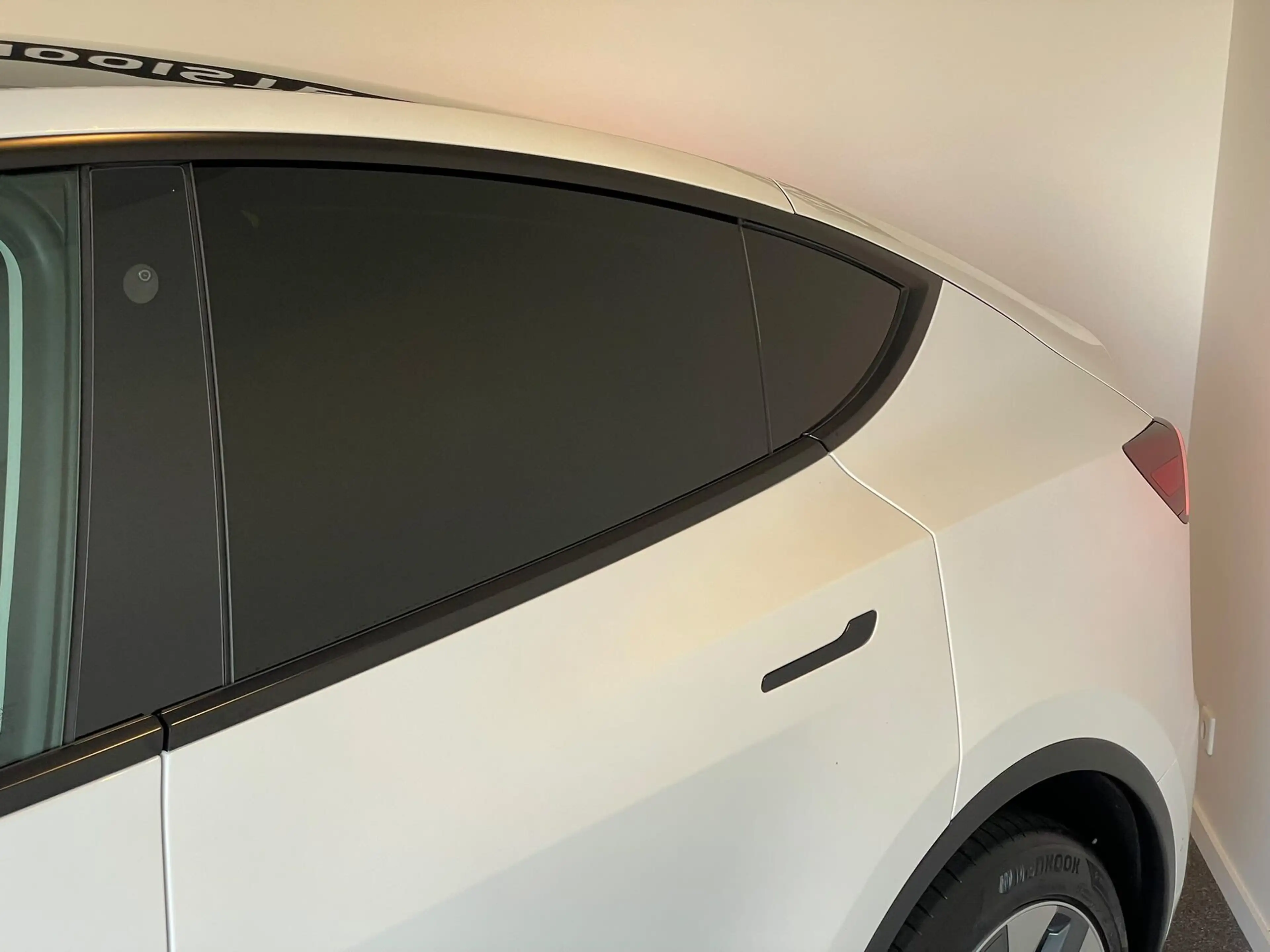 Tesla Model Y Long Range AWD 75 kWh — photo 8