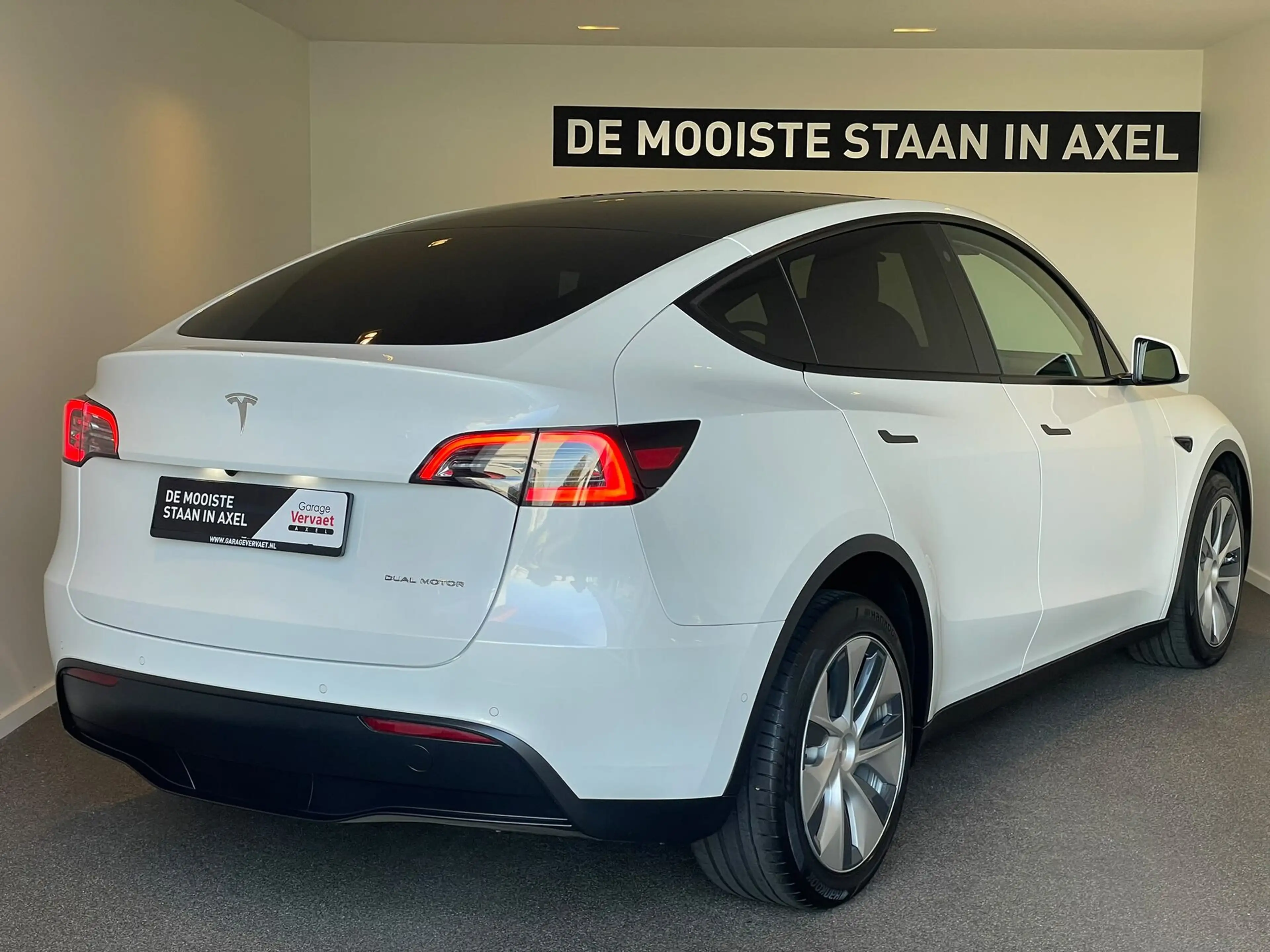 Tesla Model Y Long Range AWD 75 kWh — photo 3