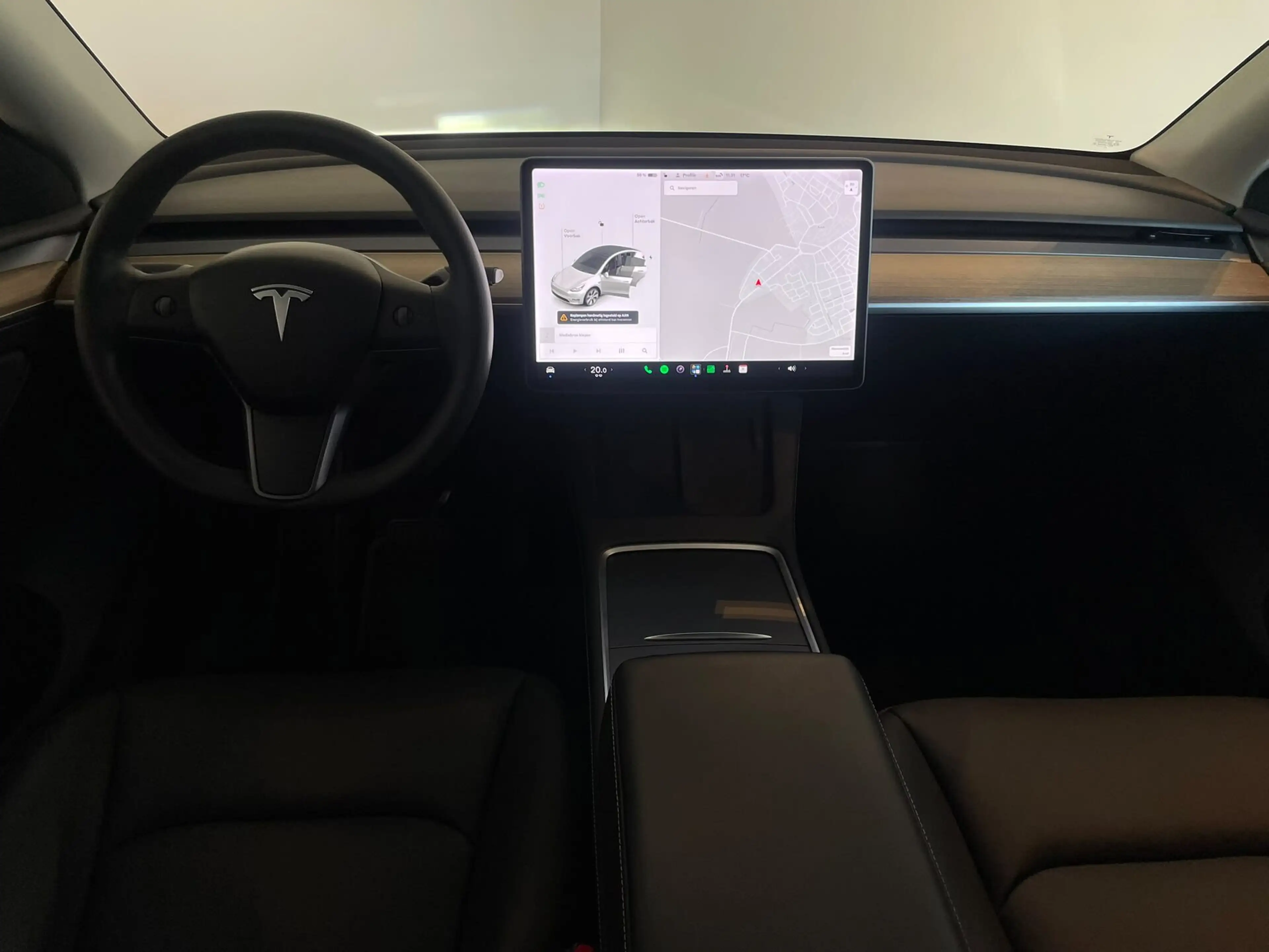 Tesla Model Y Long Range AWD 75 kWh — photo 4