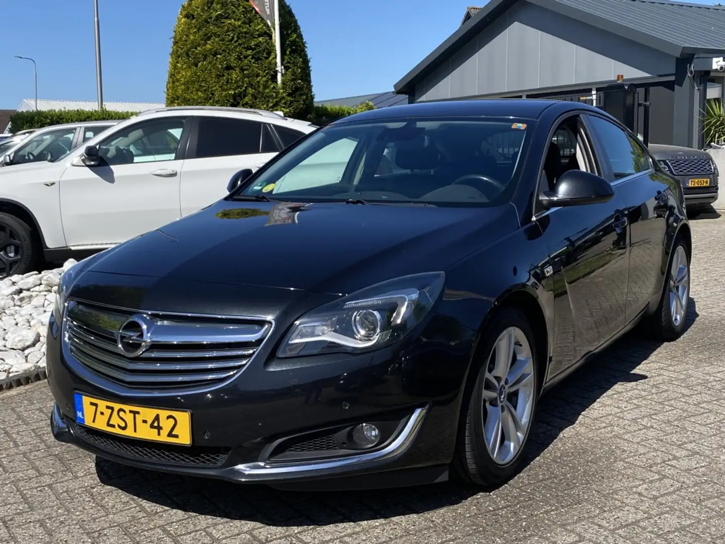 Opel Insignia 2.0 CDTI Hatchback Zwart Leder Trekhaak Zwart - 1