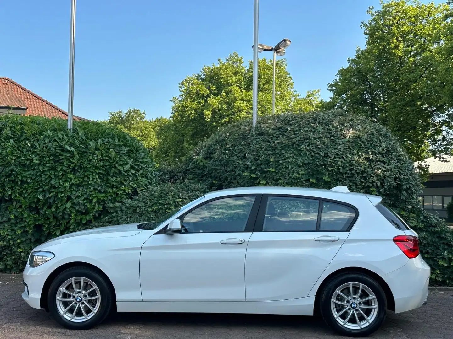 BMW 118 118i Aut. Advantage BUSINESS PAKET bijela - 1