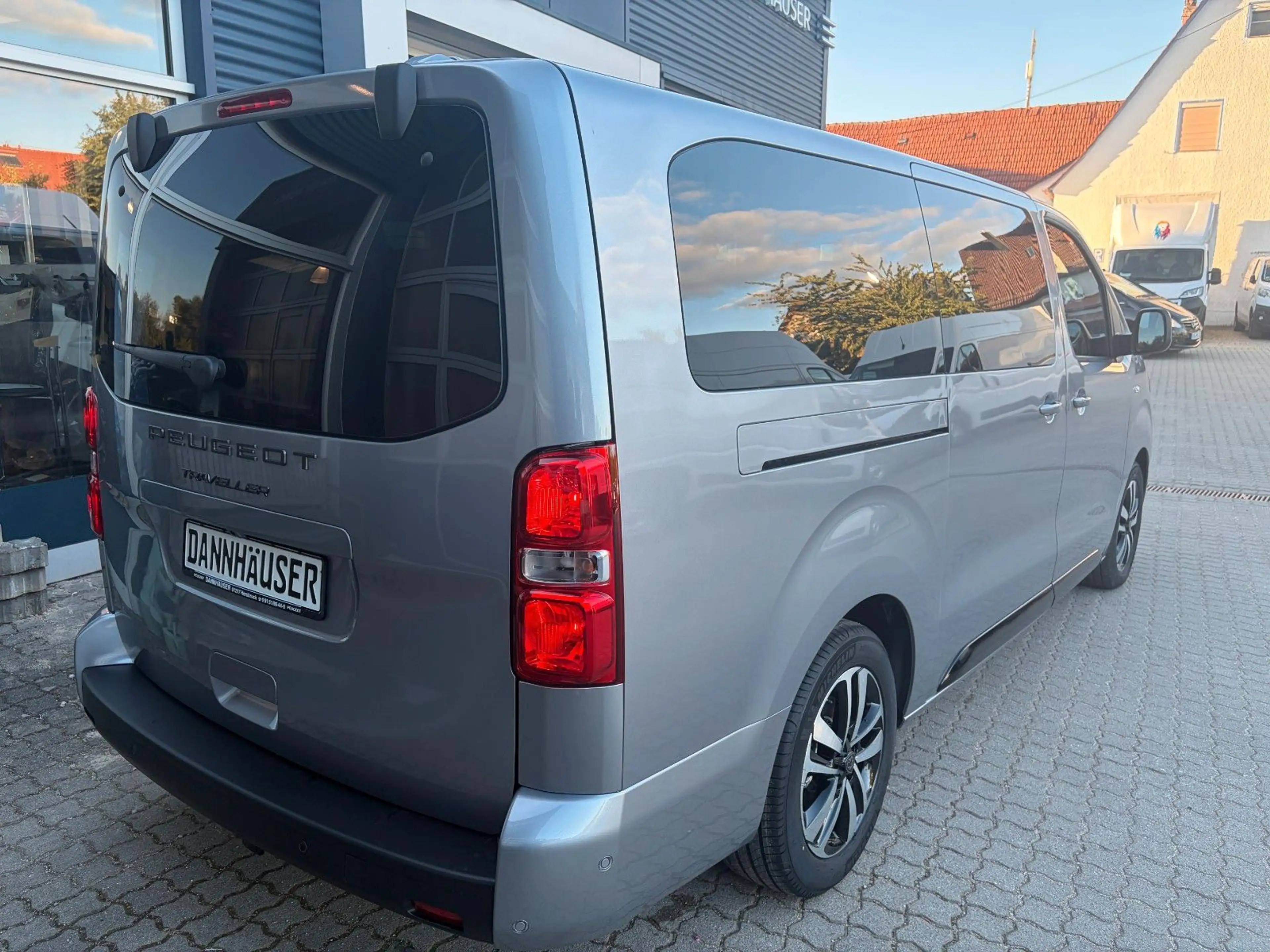 Peugeot Traveller Diesel 180 EAT8 Allure L3 * verfügbar* — photo 6