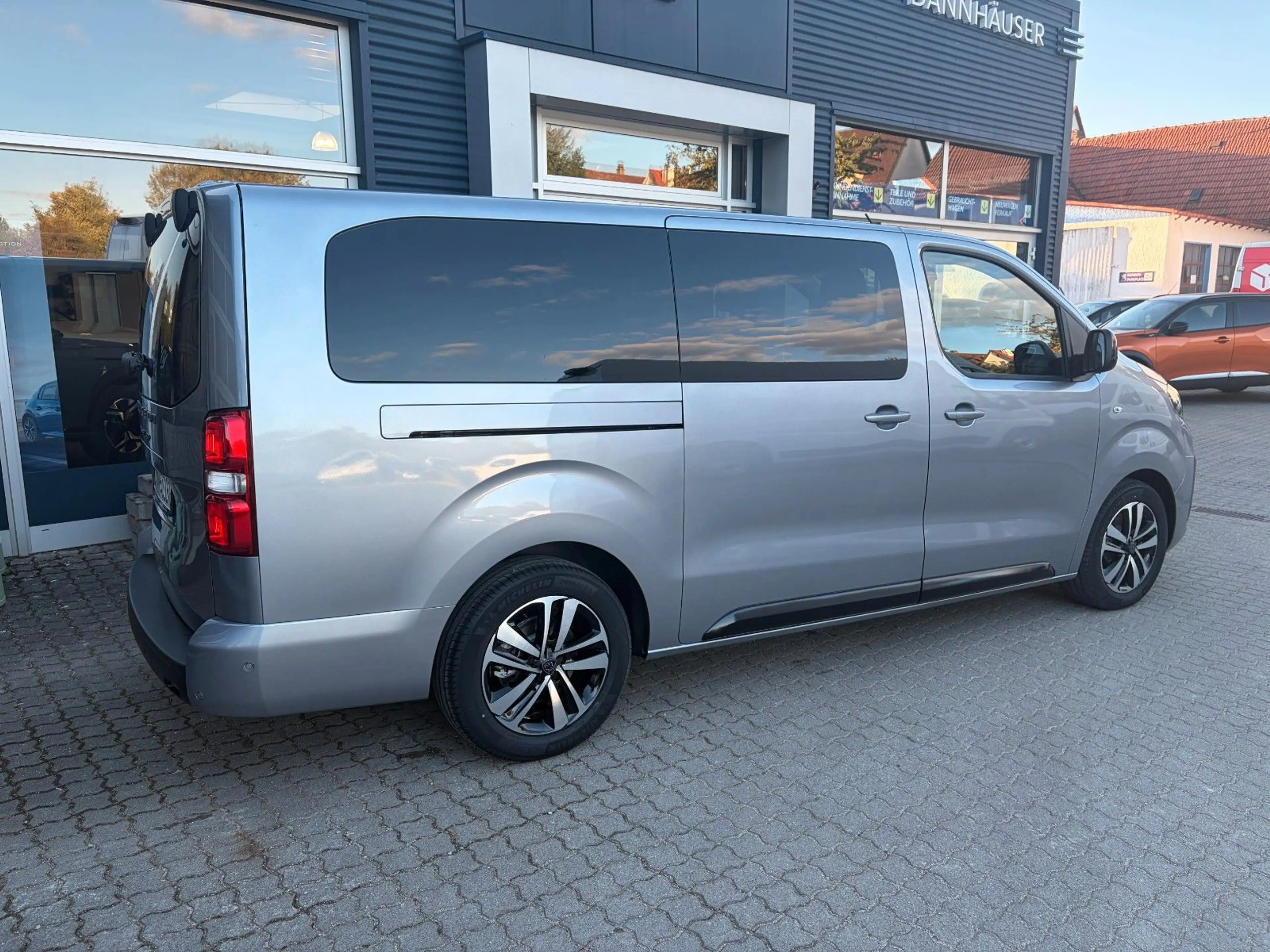 Peugeot Traveller Diesel 180 EAT8 Allure L3 * verfügbar* — photo 7