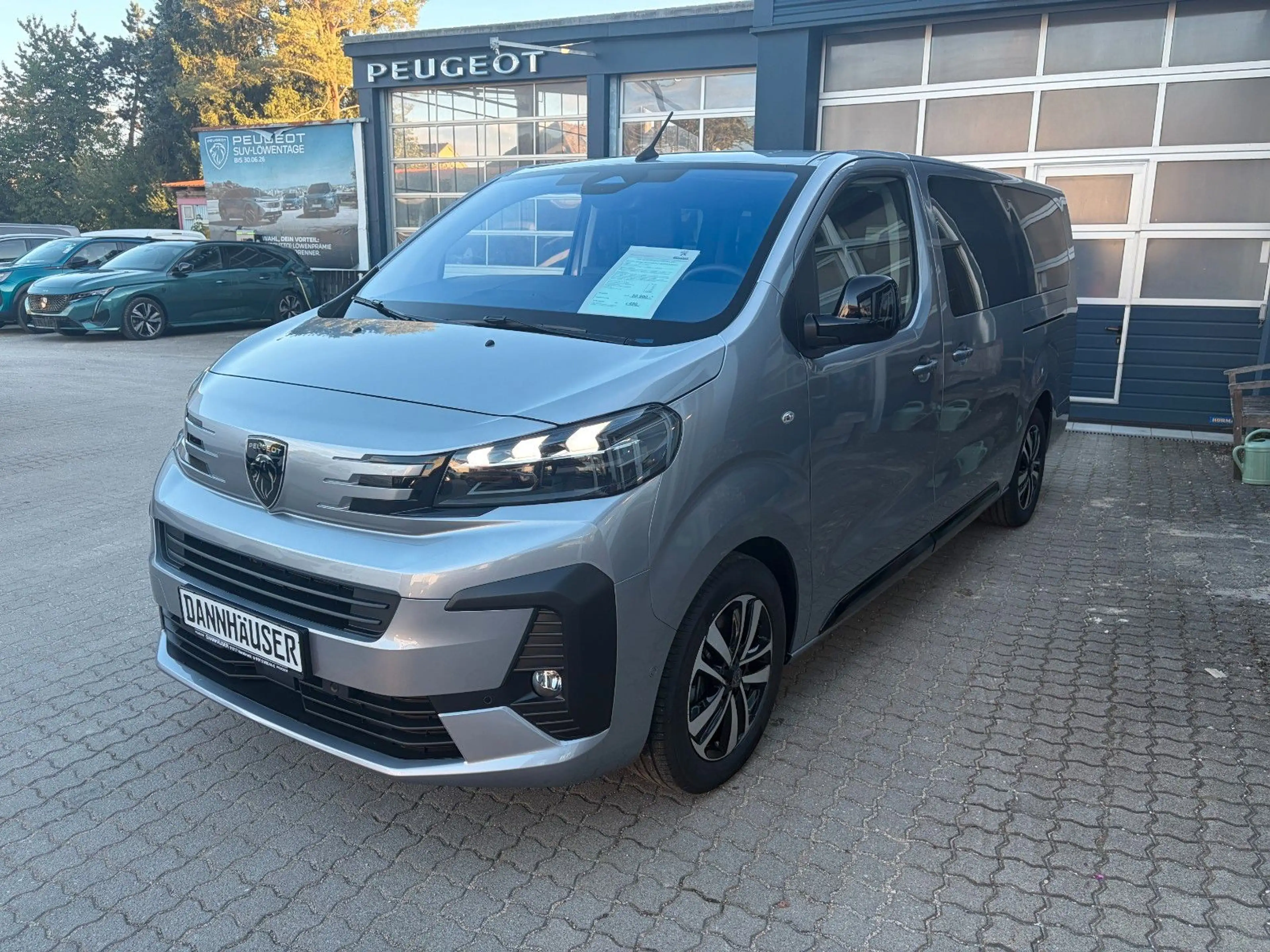 Peugeot Traveller Diesel 180 EAT8 Allure L3 * verfügbar* — photo 2