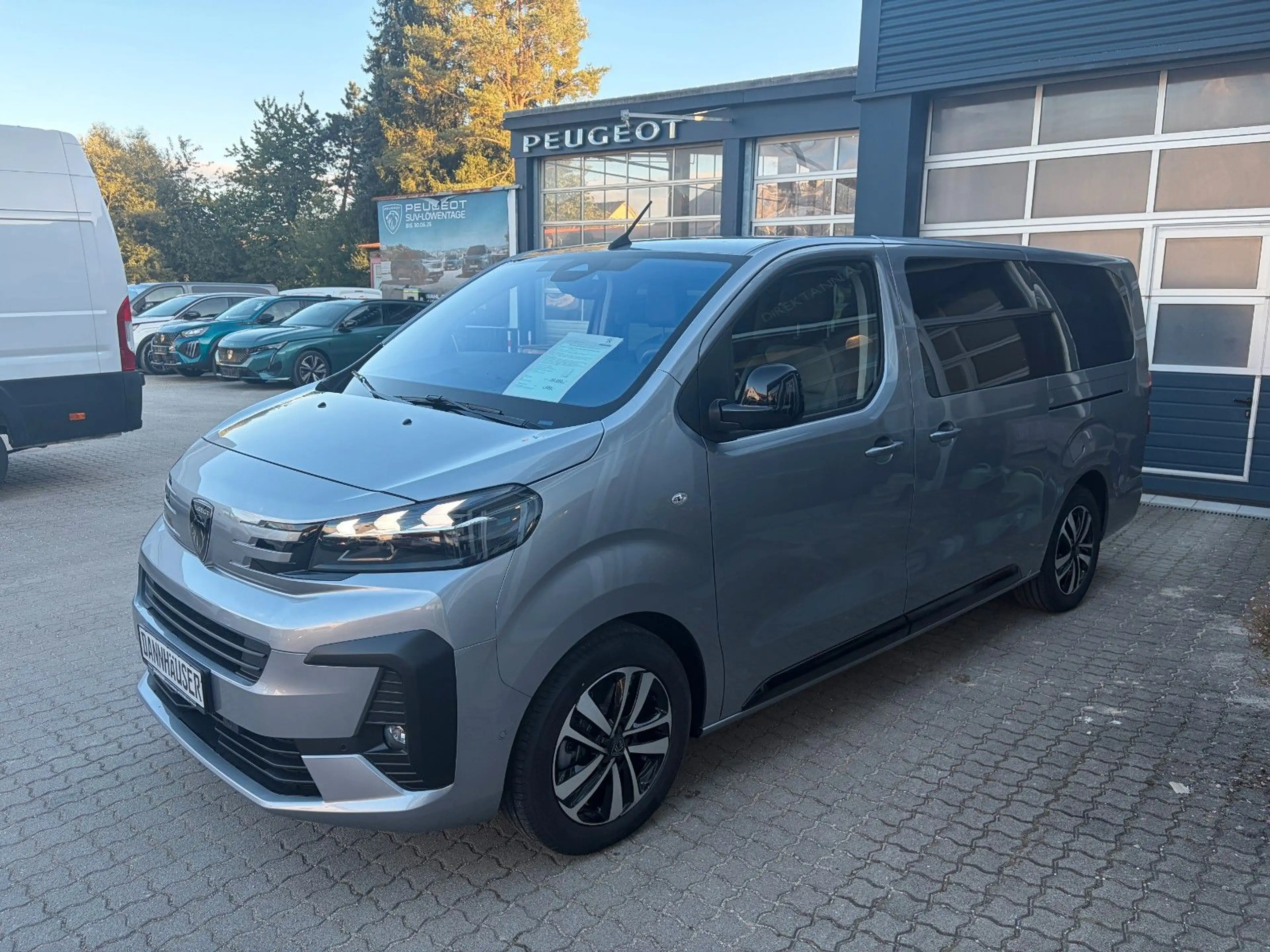 Peugeot Traveller Diesel 180 EAT8 Allure L3 * verfügbar* — photo 3