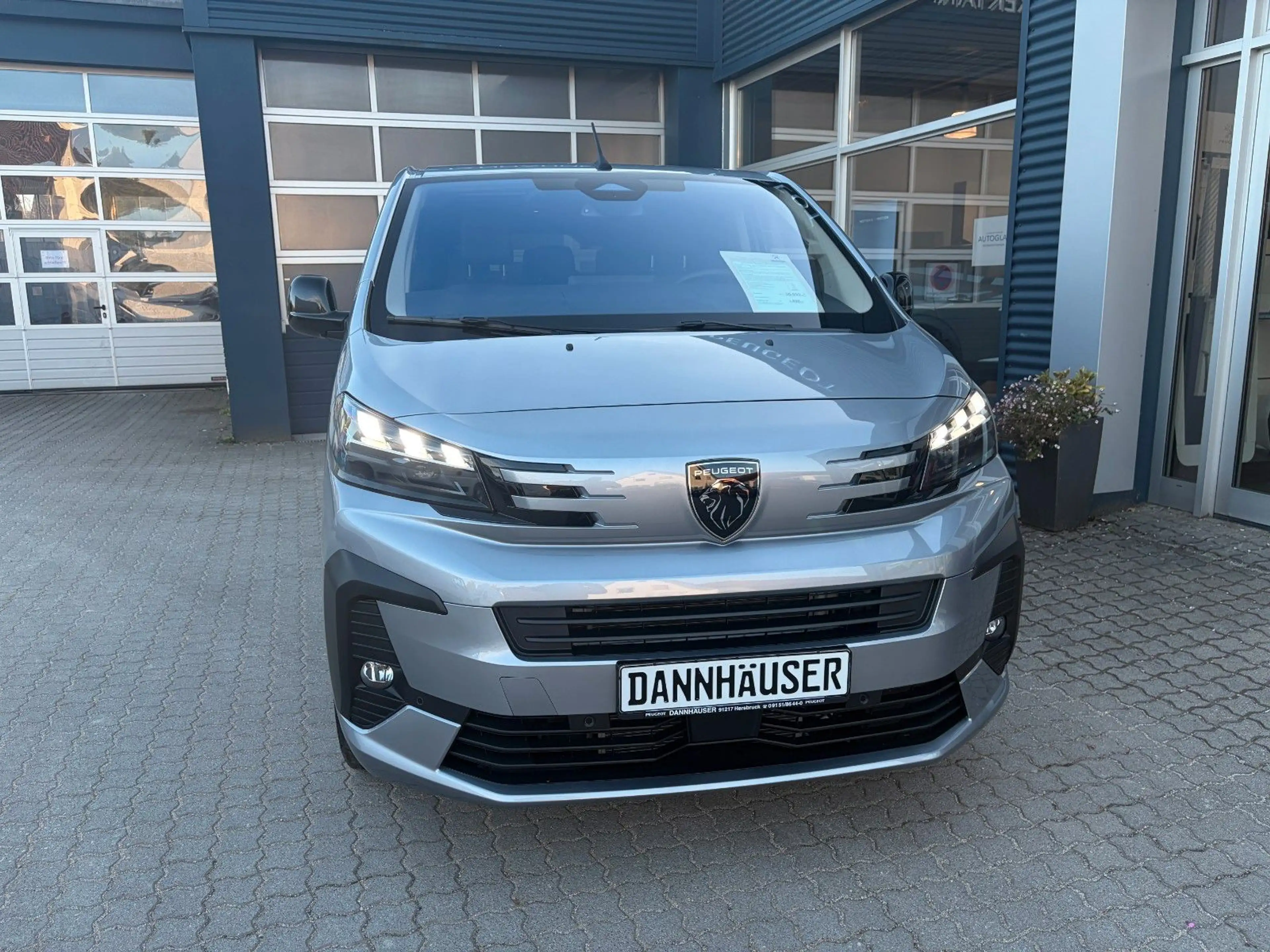 Peugeot Traveller Diesel 180 EAT8 Allure L3 * verfügbar* — photo 11