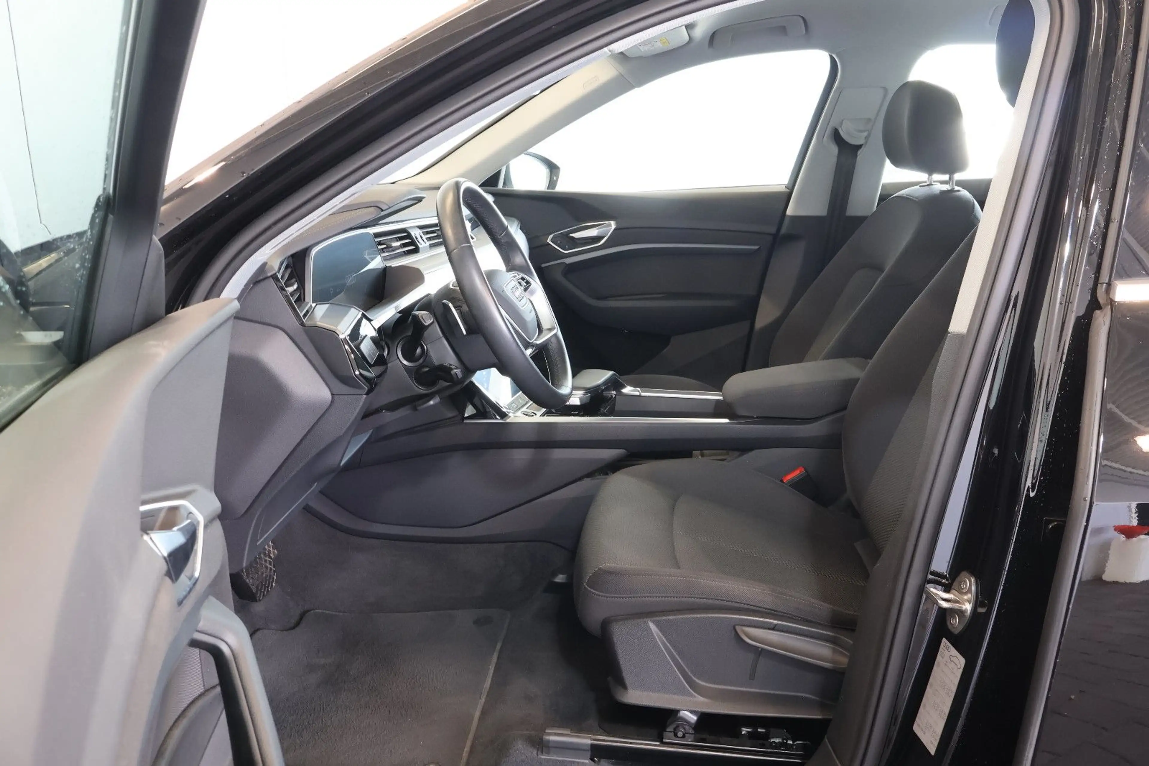 Audi e-tron 55 quattro LUFT+VIRTUAL+KEY+LED — photo 10