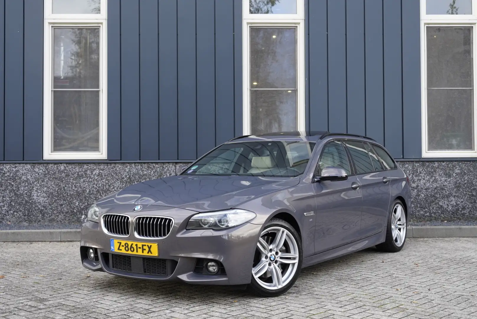BMW 528 INDIVIDUAL | SOFT CLOSE | PANO | HUD | ACC | Brons - 1