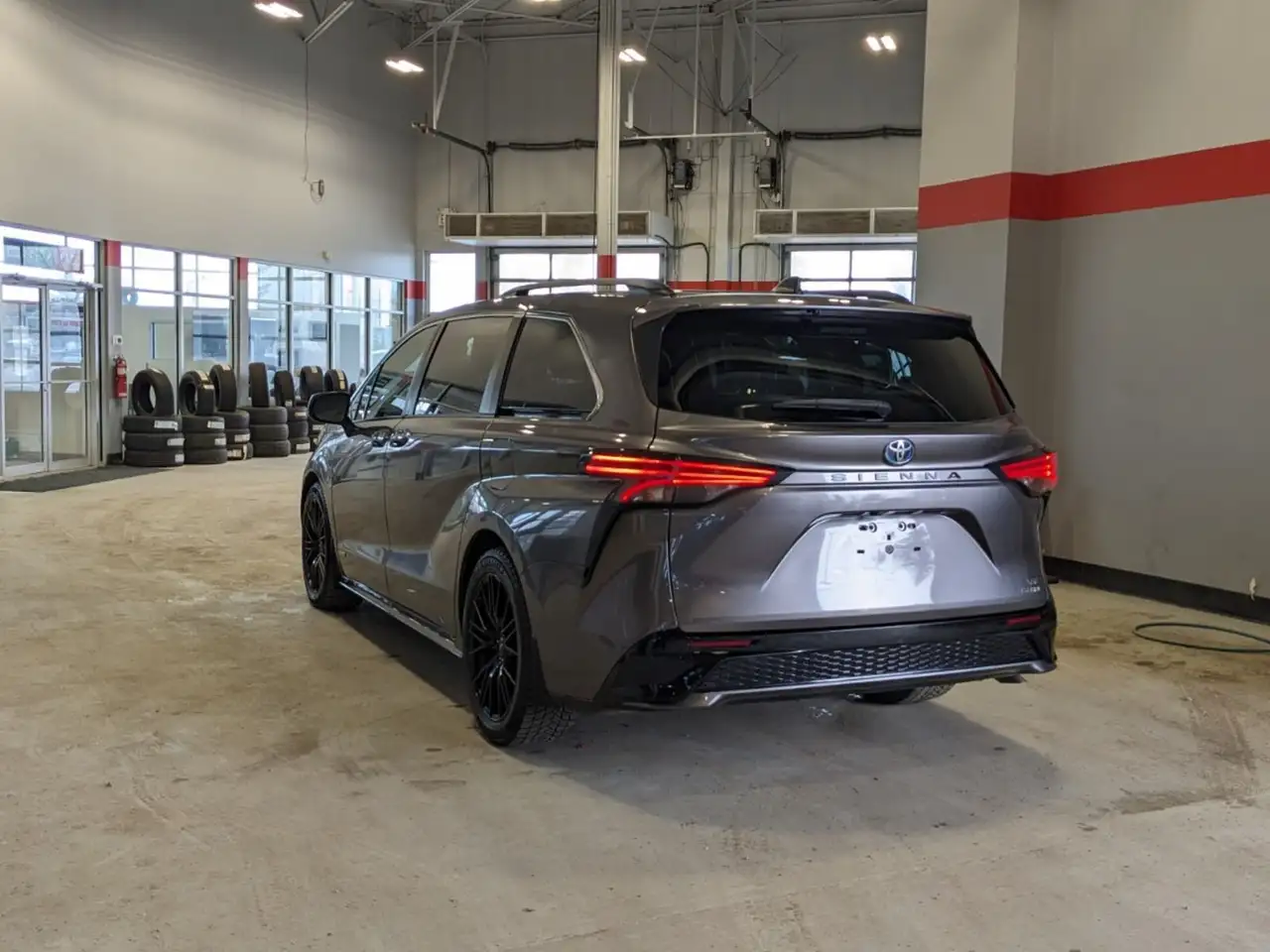 Toyota Sienna снимка Toyota Sienna