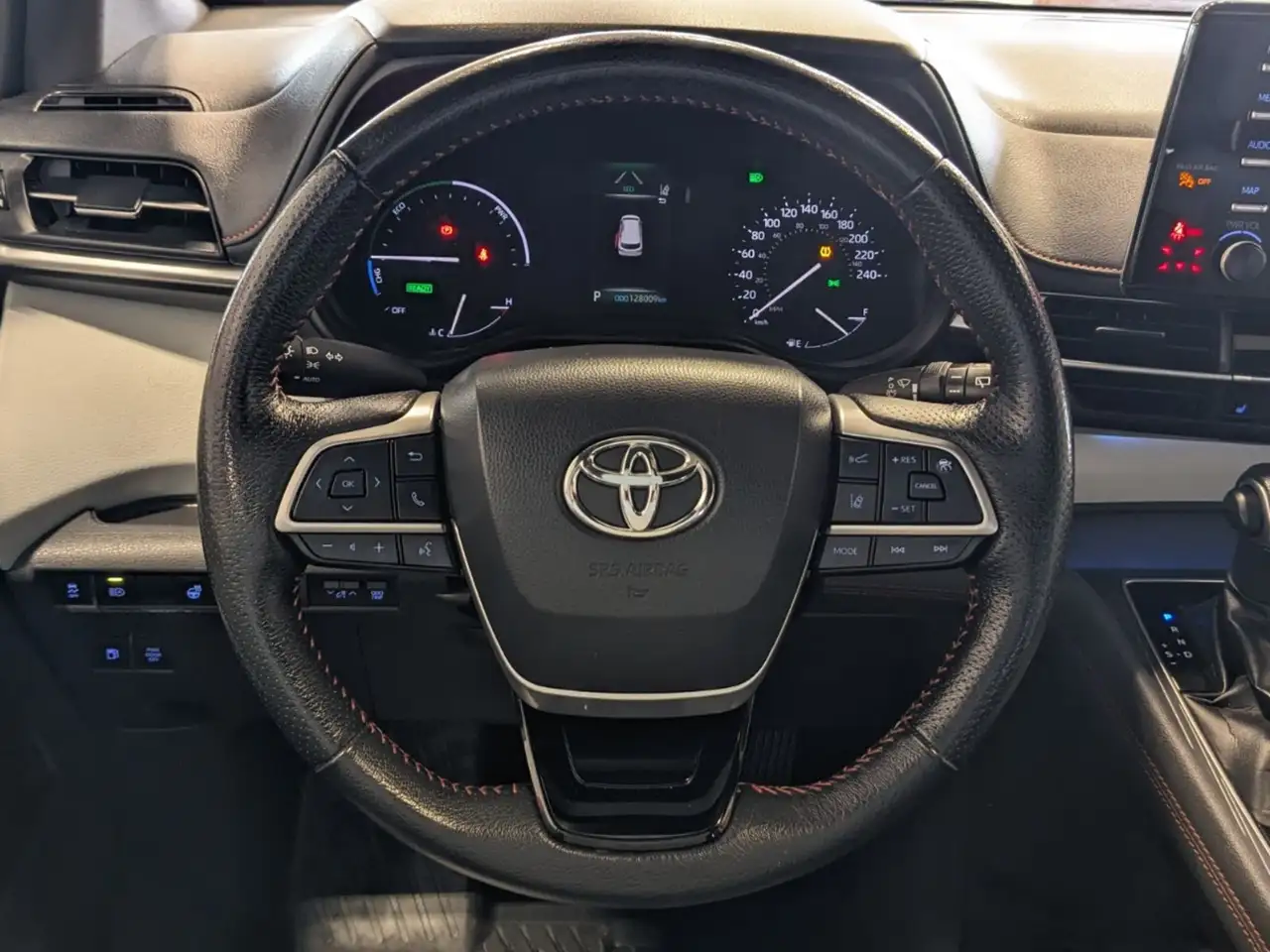 Toyota Sienna снимка Toyota Sienna