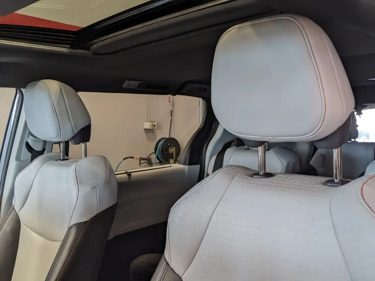 Toyota Sienna снимка Toyota Sienna