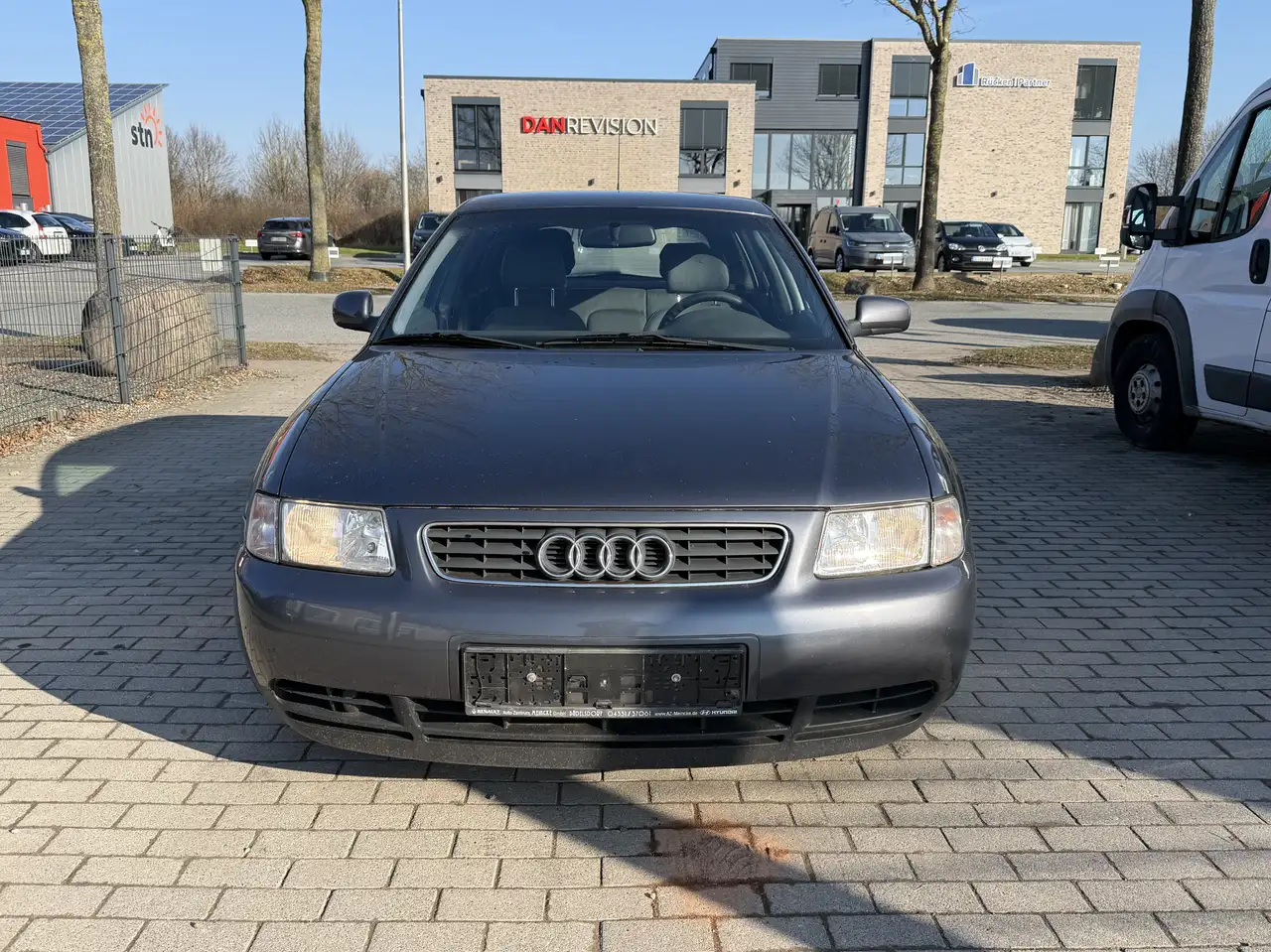 Audi A3 1.6 Ambiente Klimaautomatik AHK PDC, foto 2
