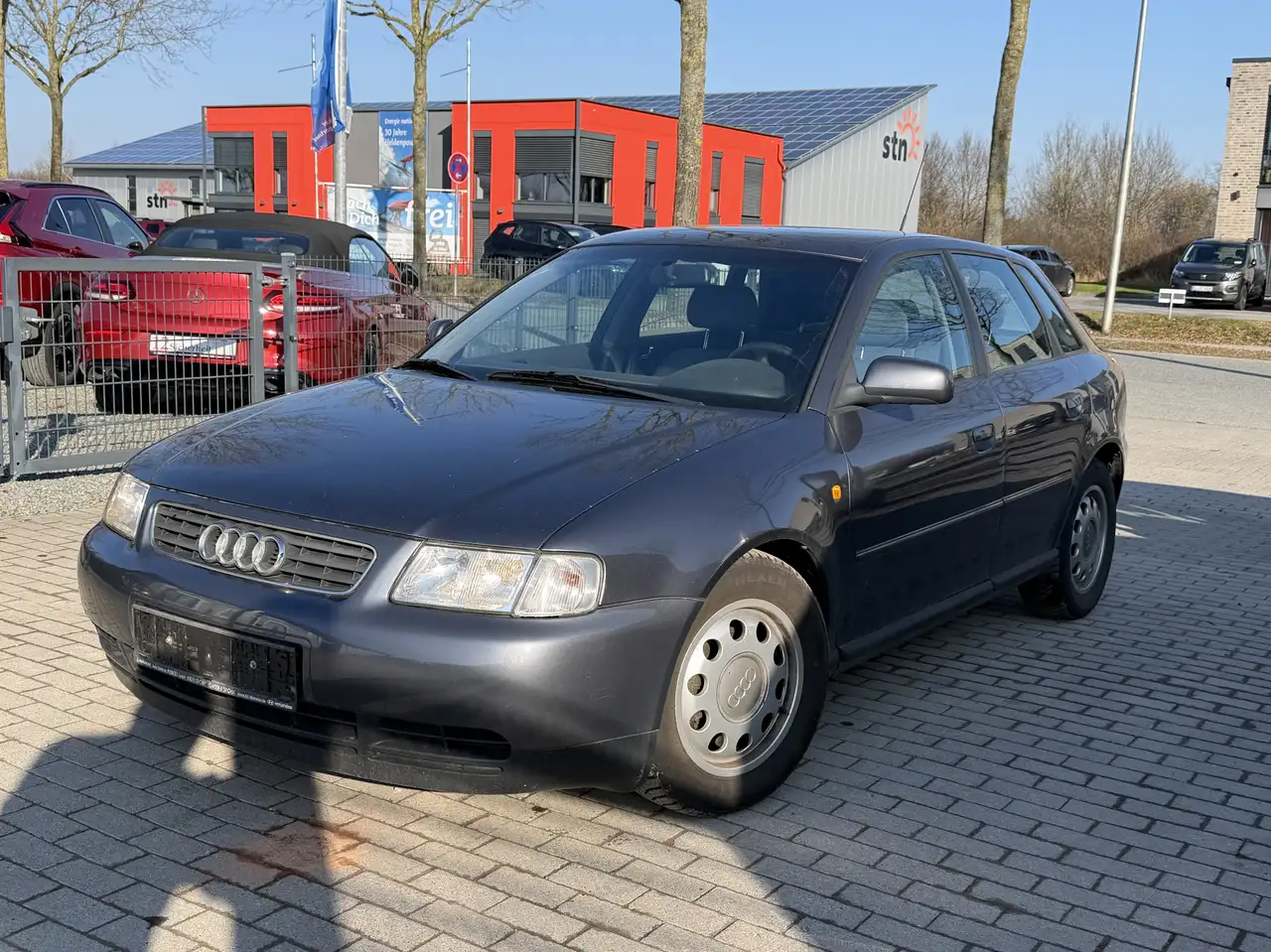 Audi A3 1.6 Ambiente Klimaautomatik AHK PDC, foto 1