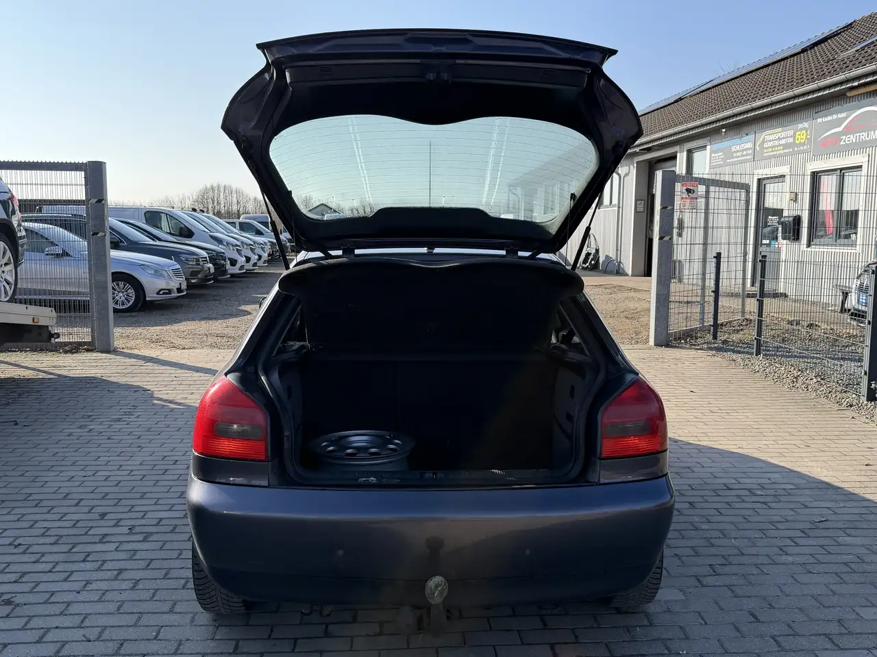 Audi A3 1.6 Ambiente Klimaautomatik AHK PDC, foto 7