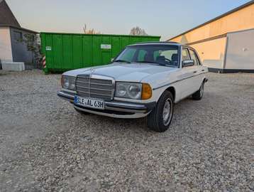 W123 D