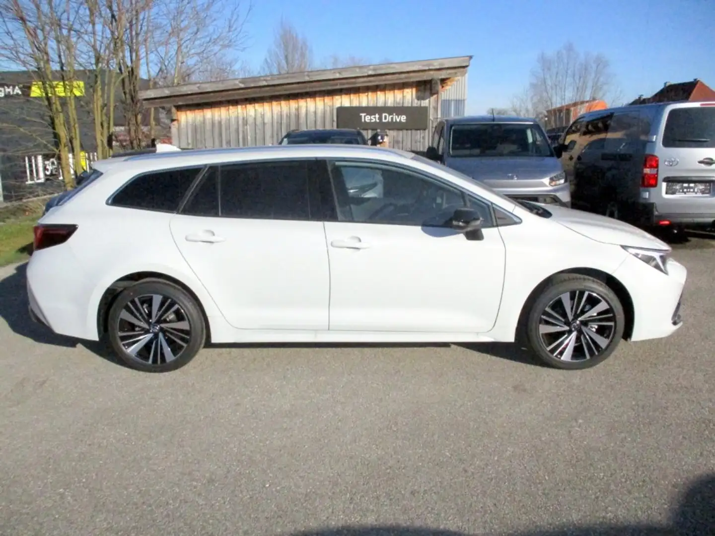 Toyota Corolla TS 1,8 HSD Active drive Grau - 2