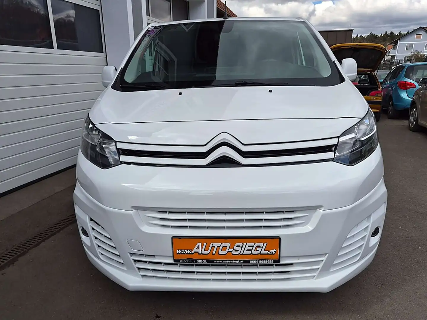 Citroen Jumpy BlueHDi 100 S&S 6-Gang M Komfort Weiß - 2