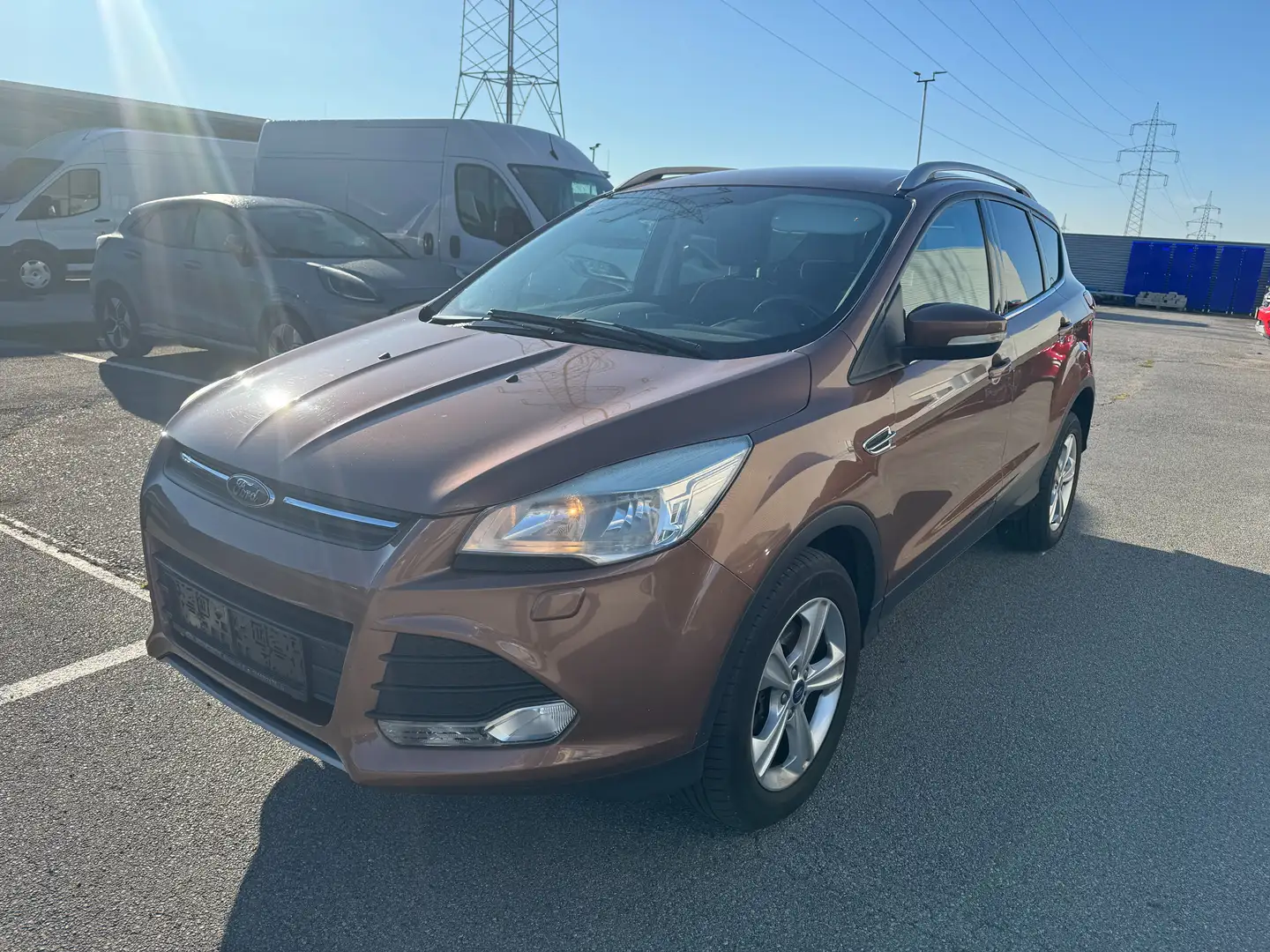 Ford Kuga Trend 2,0 TDCI Braun - 1