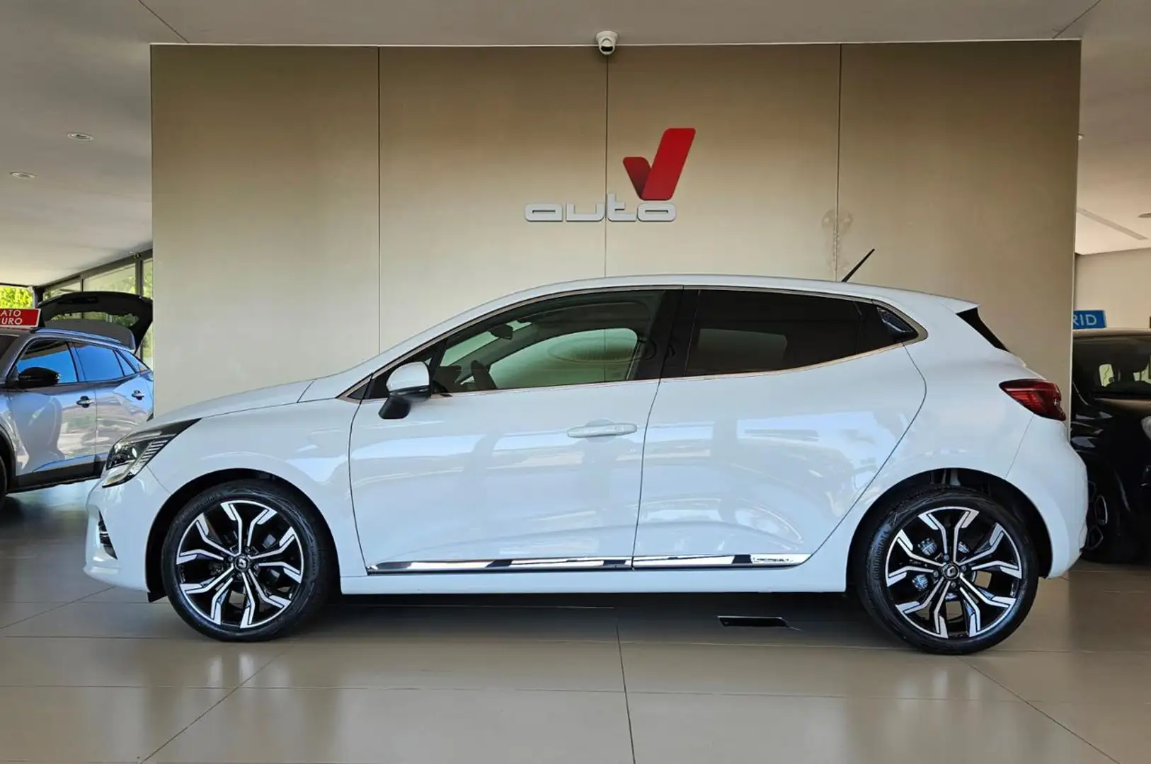 Renault Clio TCe 100 CV 5 porte Intens Bianco - 1