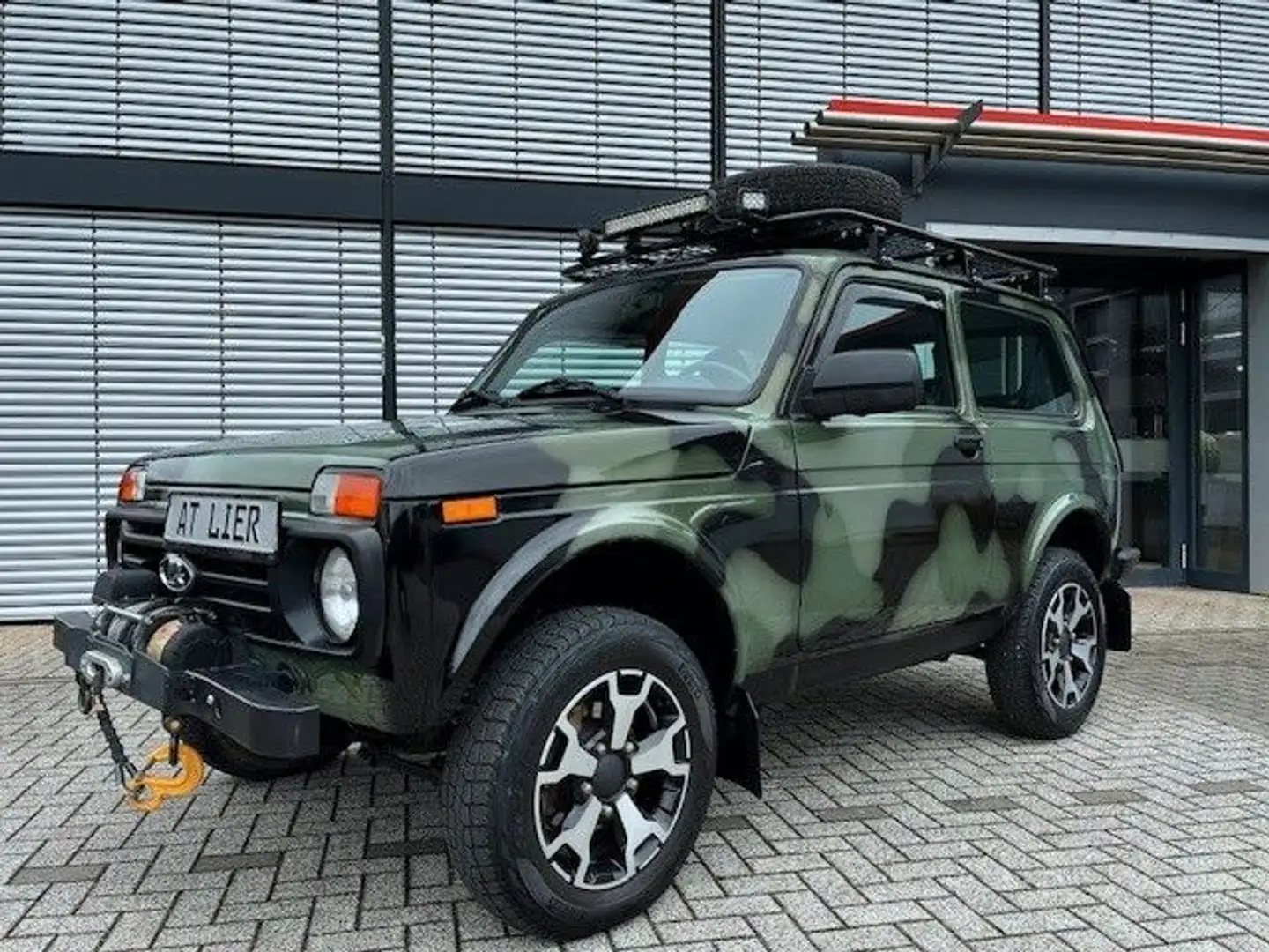 Lada Niva Taiga LEGEND 4x4 KLIMA SITZHZ WINDE AHK Grün - 1