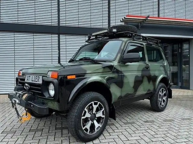 Lada Niva Taiga LEGEND 4x4 KLIMA SITZHZ WINDE AHK