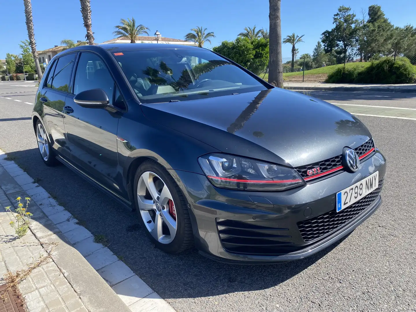 Volkswagen Golf GTI 2.0 TSI Performance DSG 230 - 1