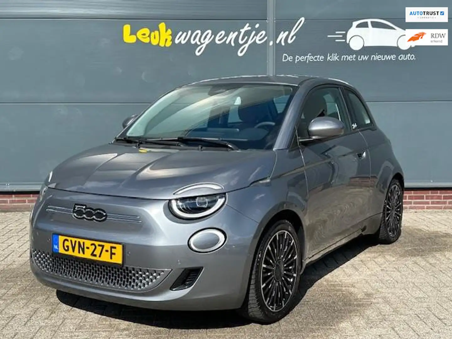 Fiat 500e Icon 42 kWh *special edition *leder *camera *17" Grijs - 1