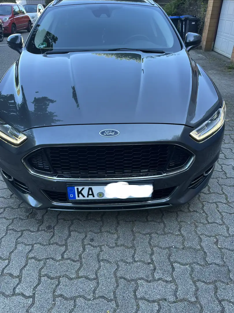 Ford Mondeo 2.0 TDCi Start-Stopp Vignale Grau - 2