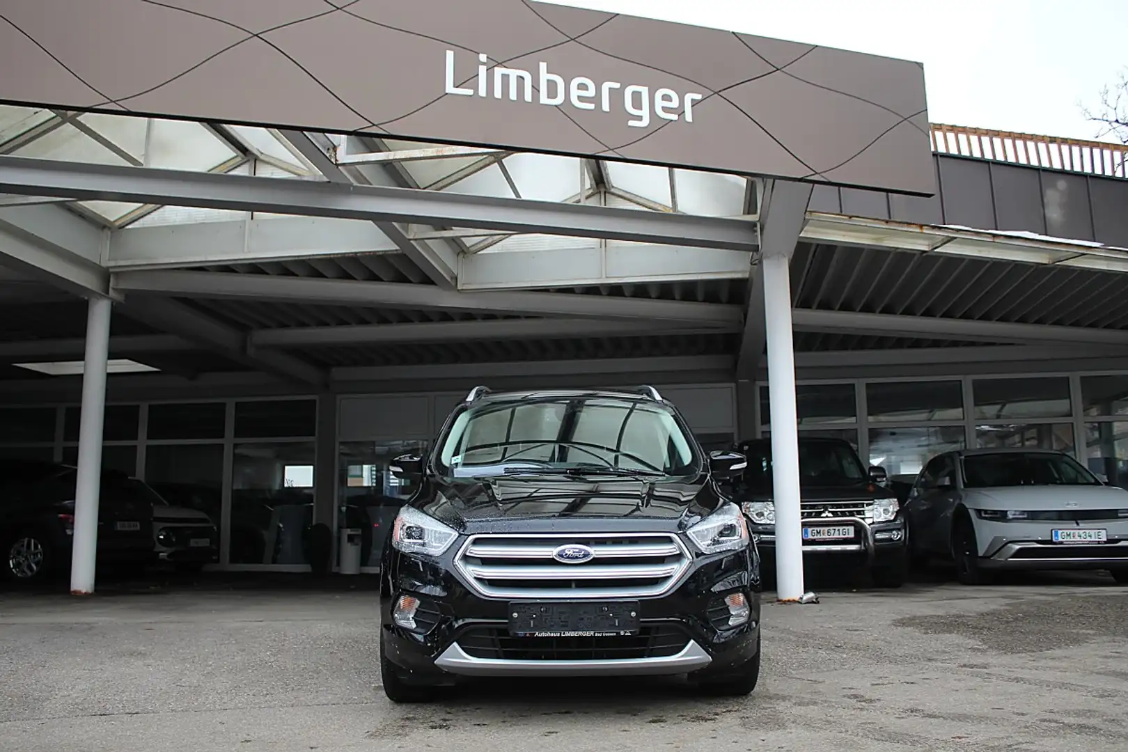 Ford Kuga 1,5 TDCi Titanium Start/Stop Schwarz - 2