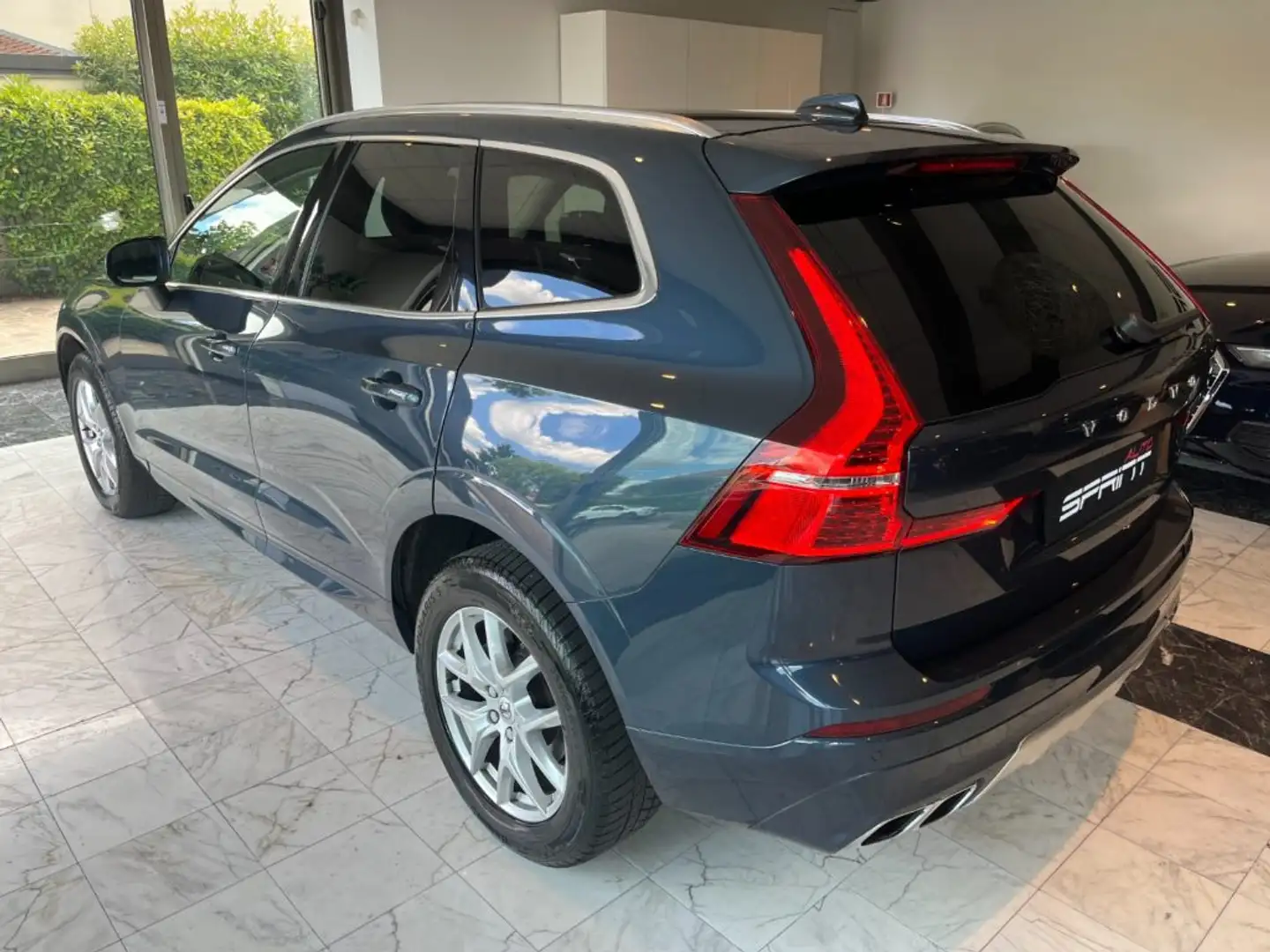 Volvo XC60 D4 AWD GEARTRONIC MOMENTUM 190CV Kék - 2
