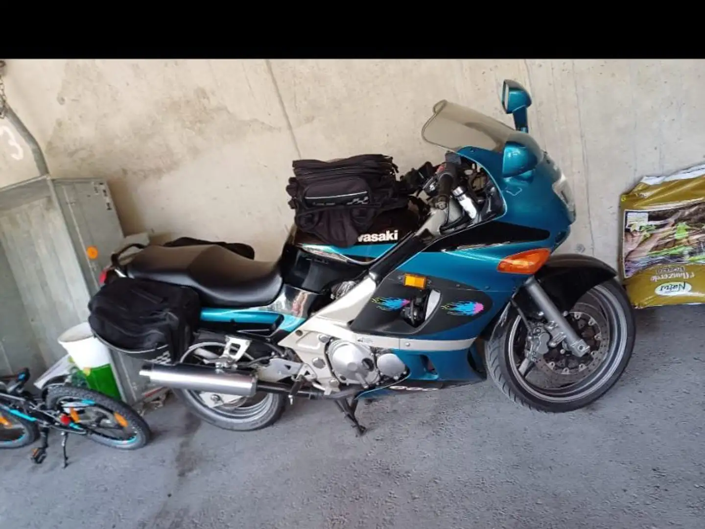 Kawasaki ZZR 600 plava - 1