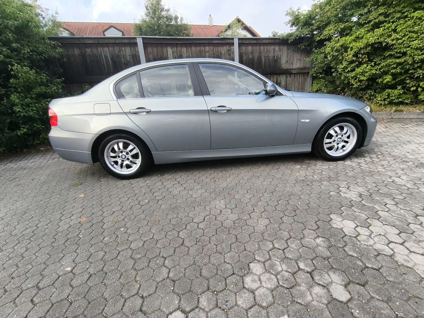 BMW 325 325i Aut. Grey - 2