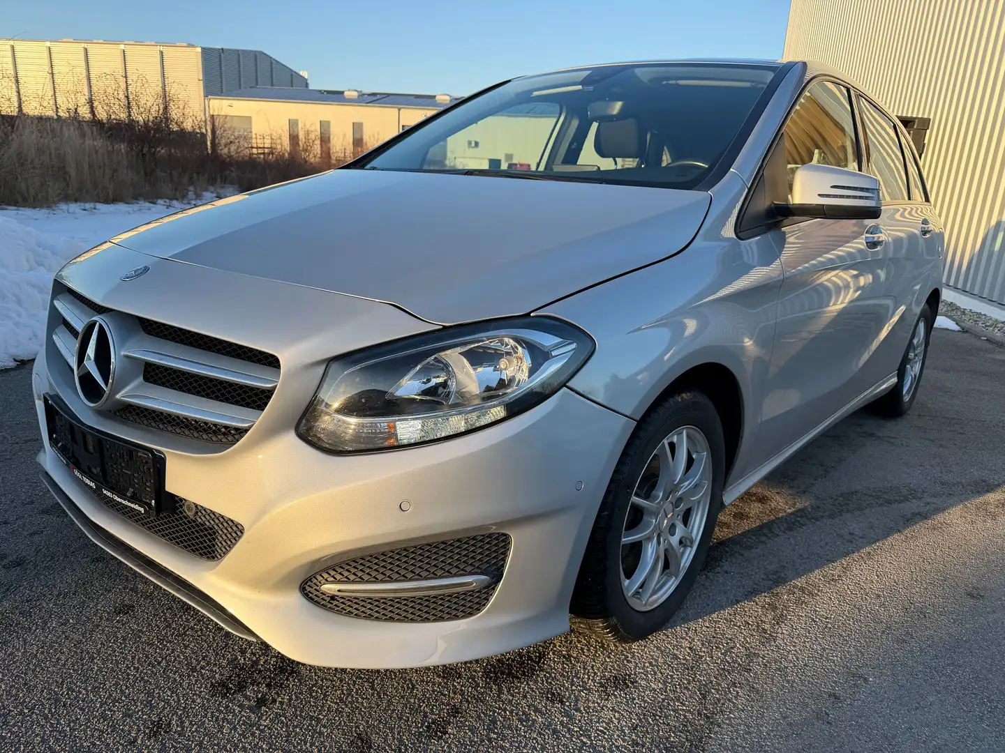Mercedes-Benz B 200 B 200*Sitzheizung*Klima*Parksensoren*sehr gepflegt Gris - 1