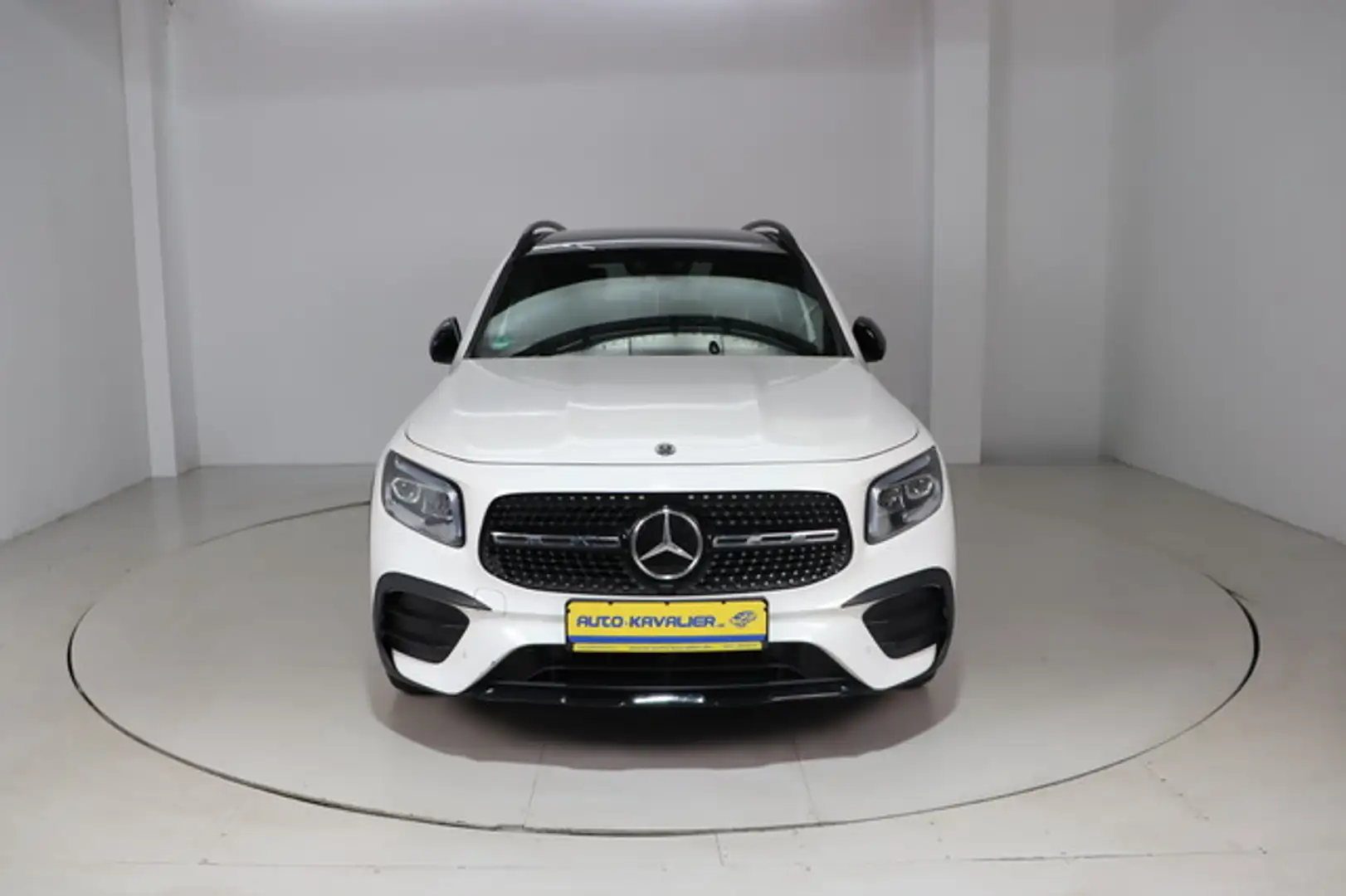 Mercedes-Benz GLB 250 4MATIC * LED * RFK * Pano Wit - 2