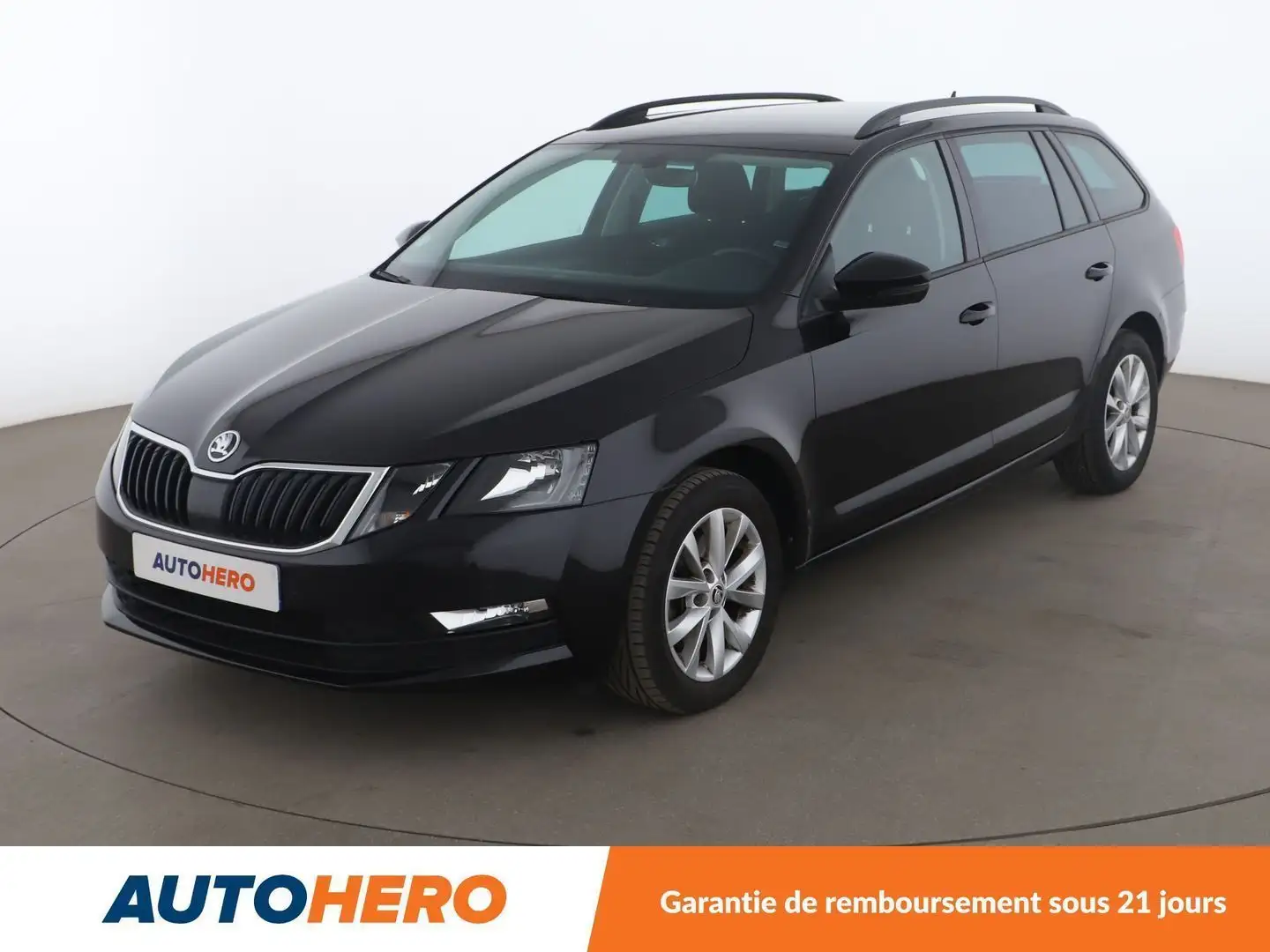 Skoda Octavia Combi 2.0 TDI Business DSG Noir - 1