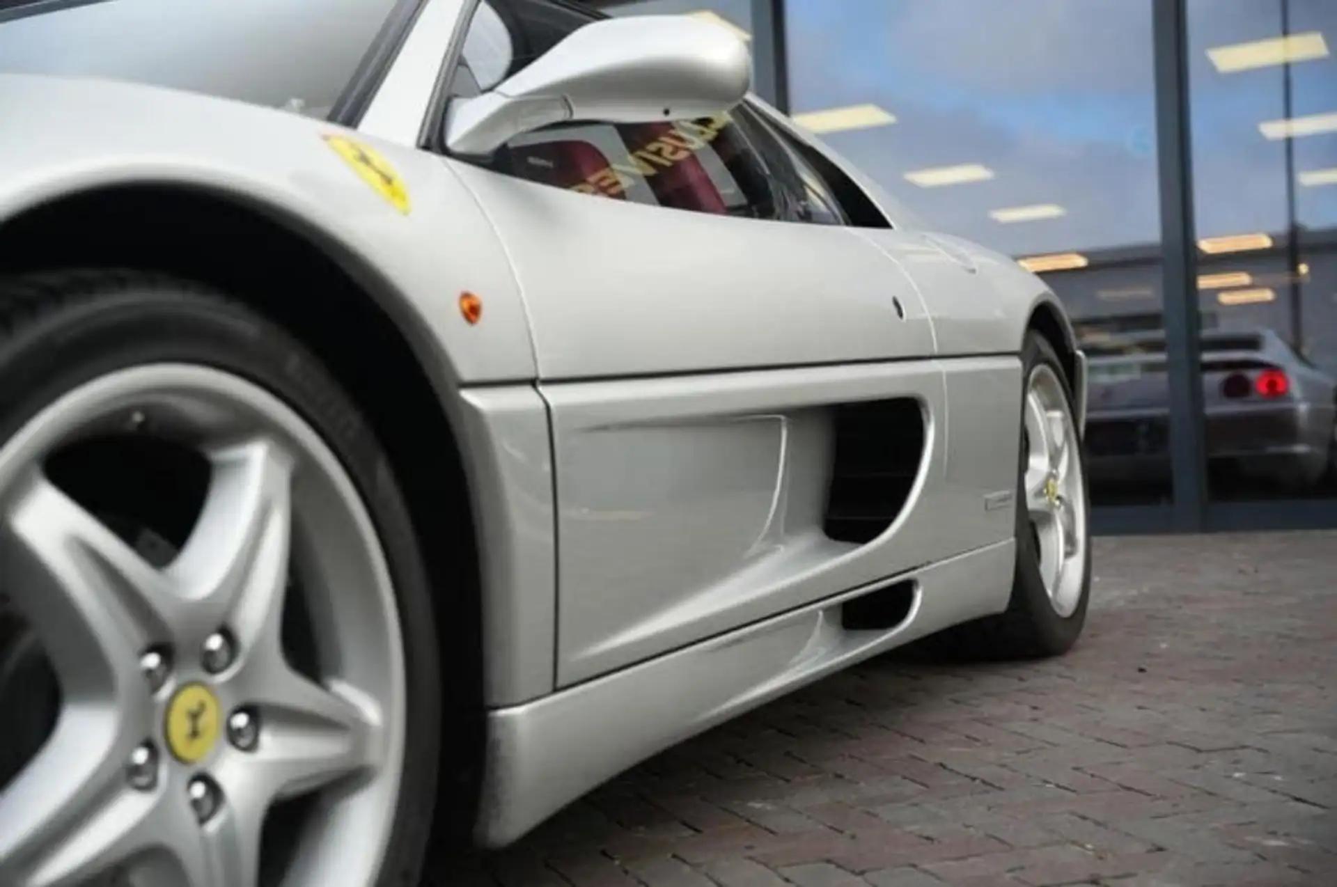 페라리 F355 1998 은색 사진 4