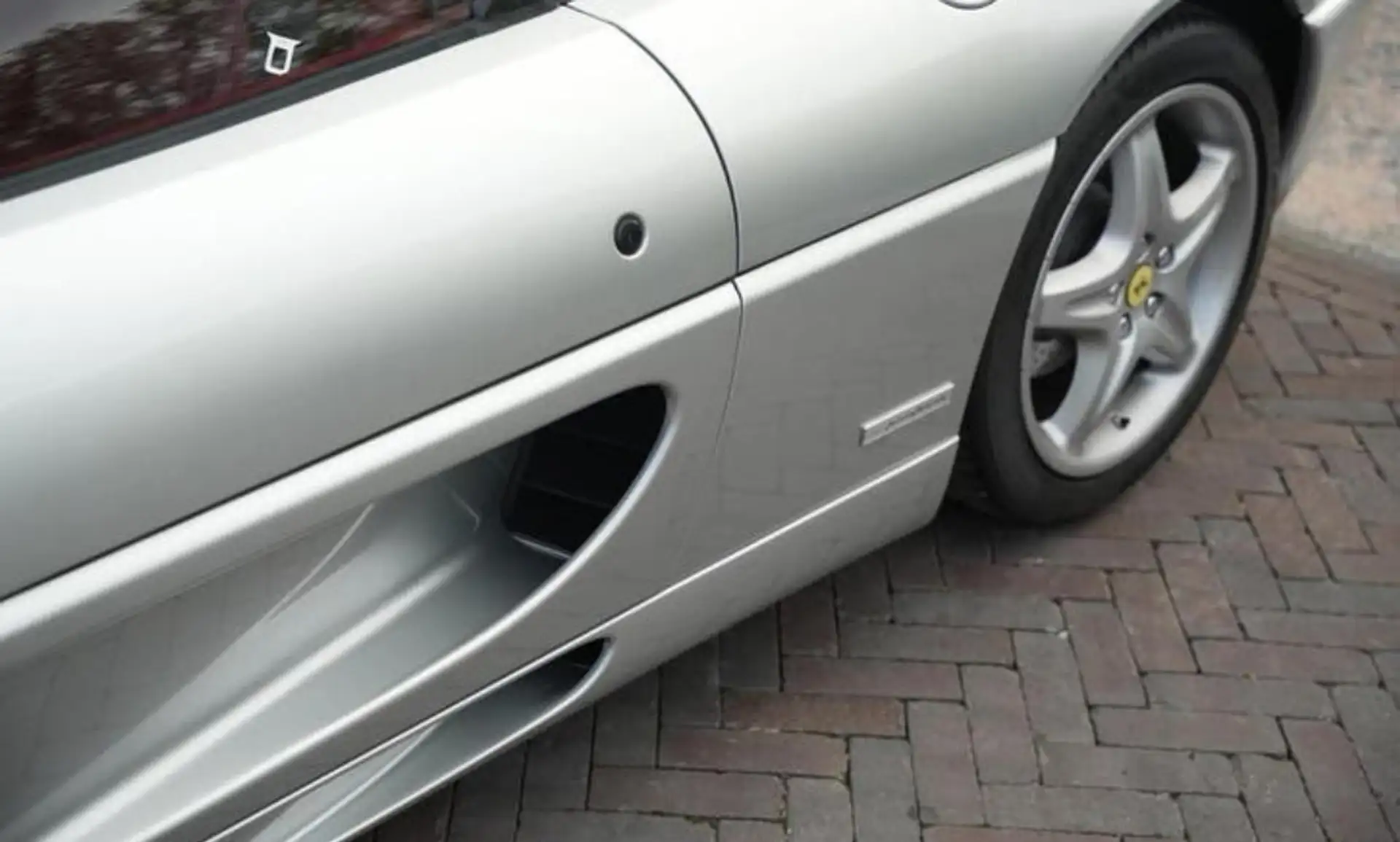 페라리 F355 1998 은색 사진 3