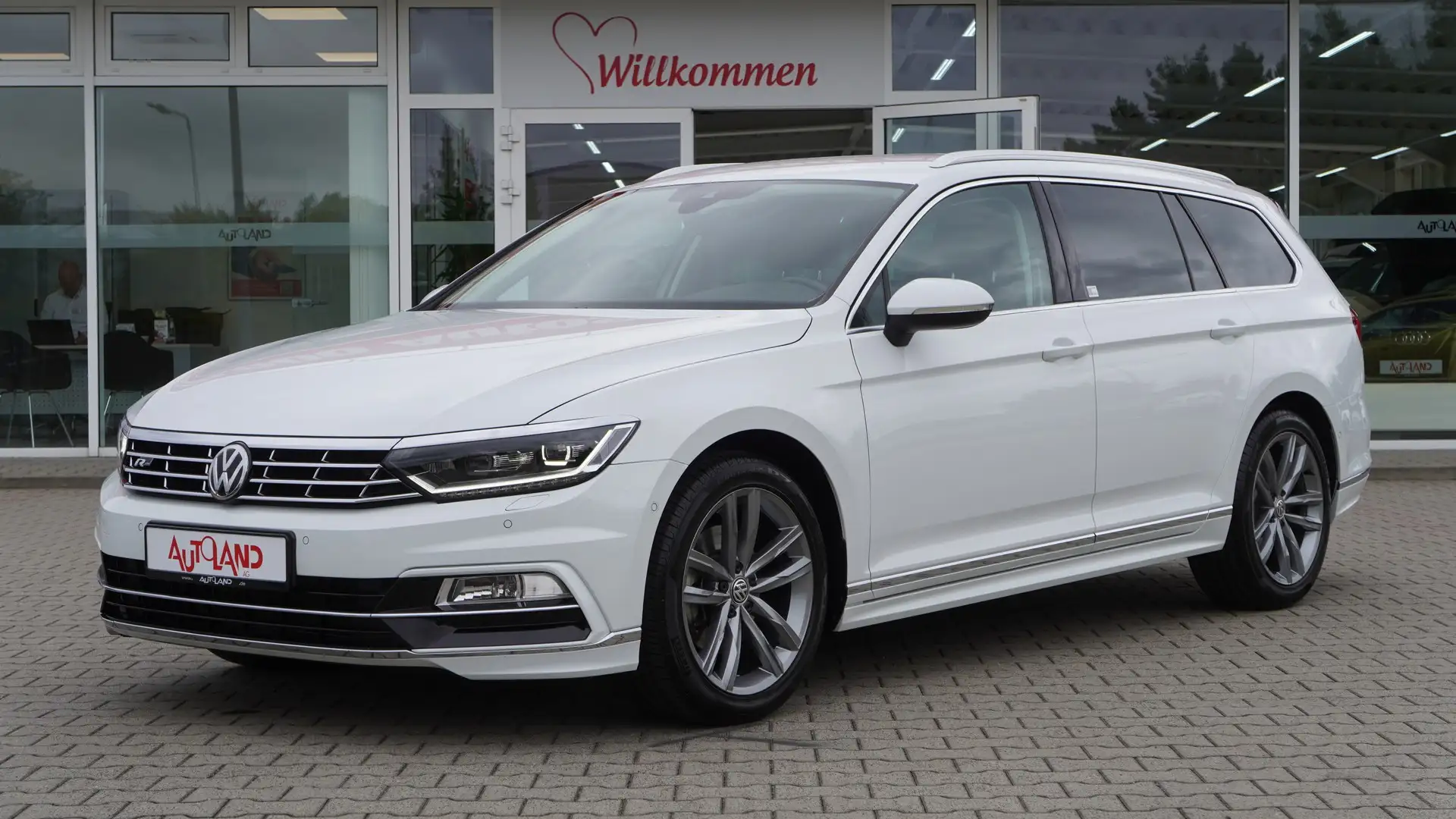 Volkswagen Passat Variant 1.5 TSI Highline R-Line LED ACC Blanc - 2