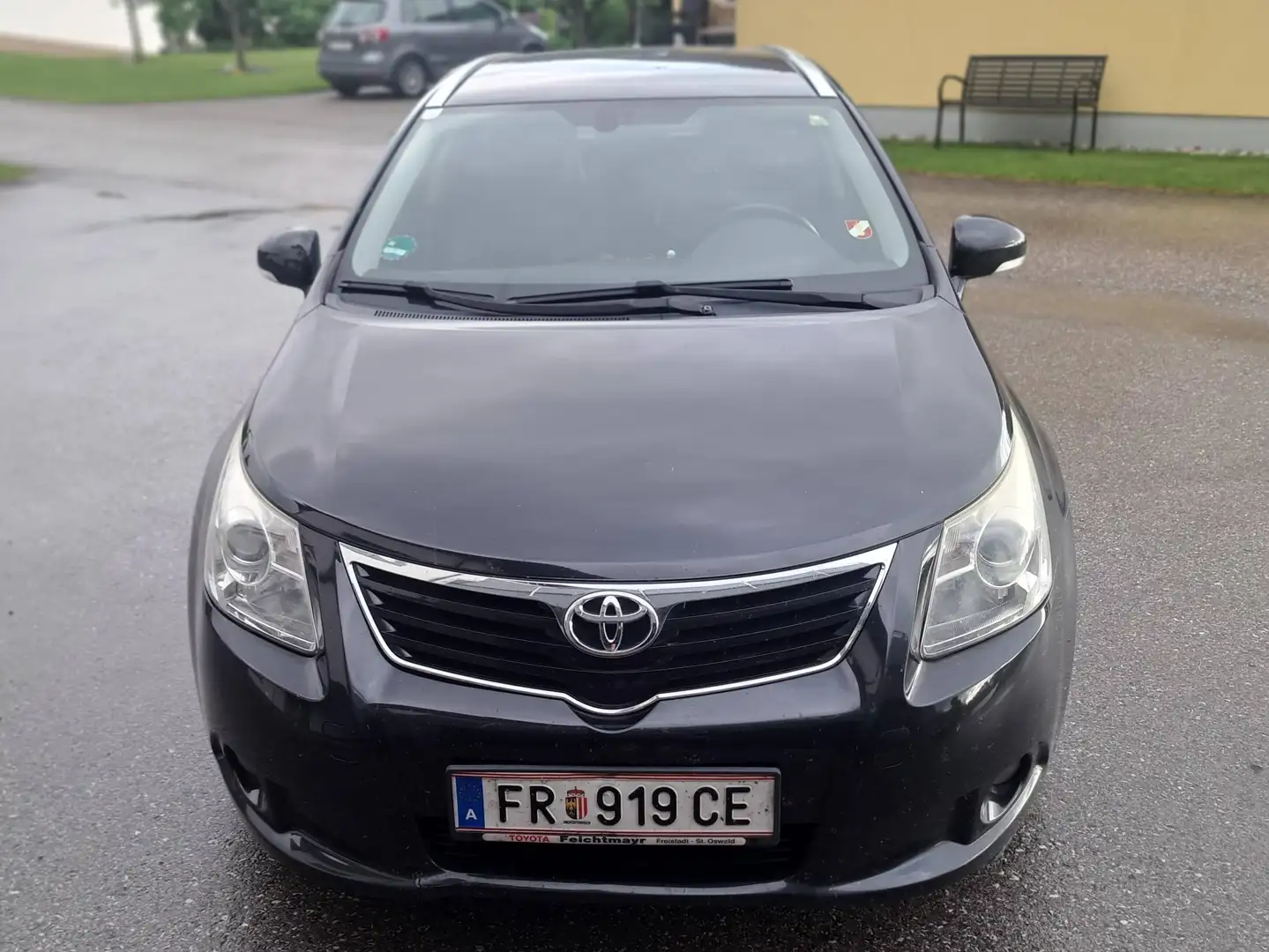 Toyota Avensis Avensis 2,0 D4-D 125 DPF Business Business Schwarz - 2