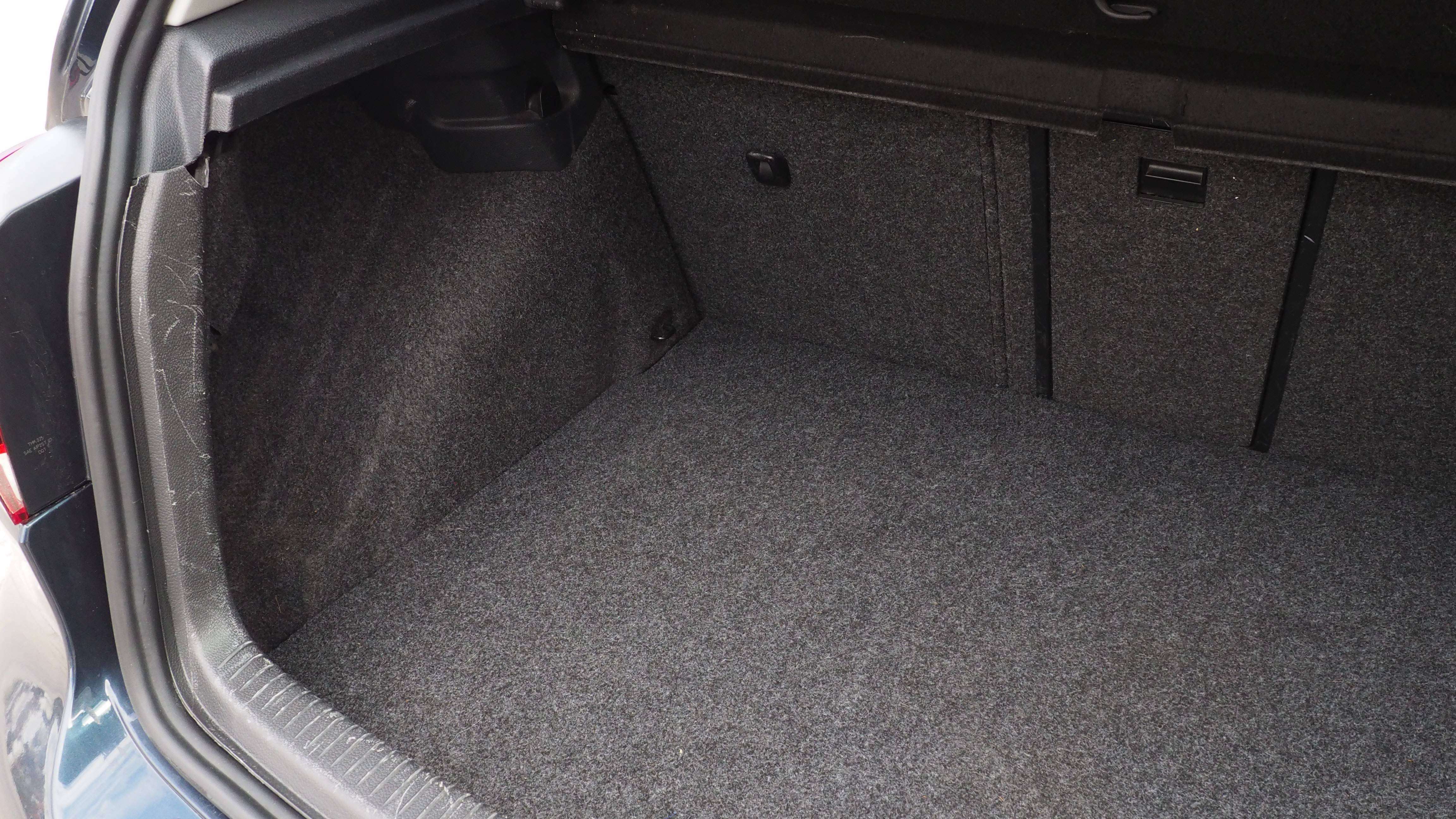 2012 Volkswagen Golf Trendline thumb 18