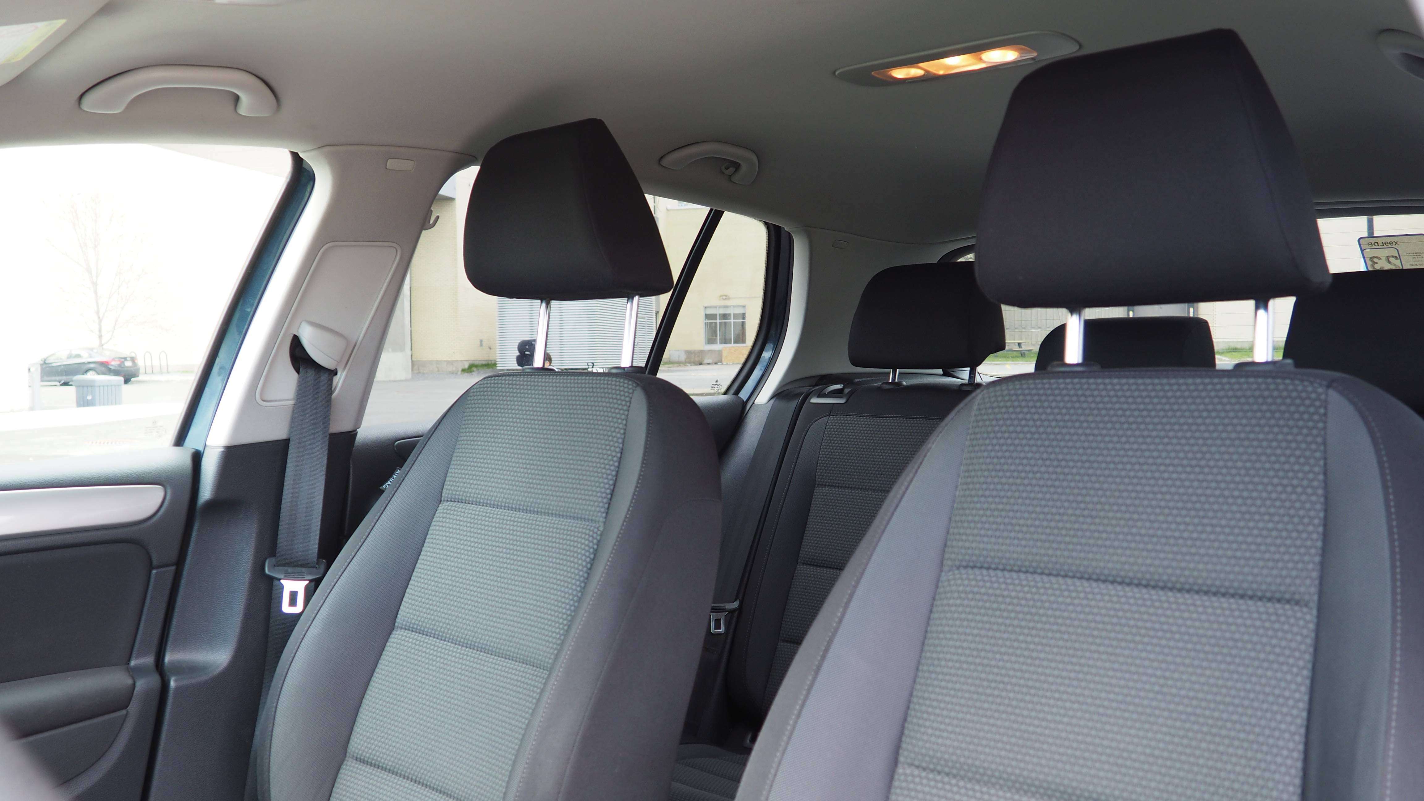 2012 Volkswagen Golf Trendline thumb 13