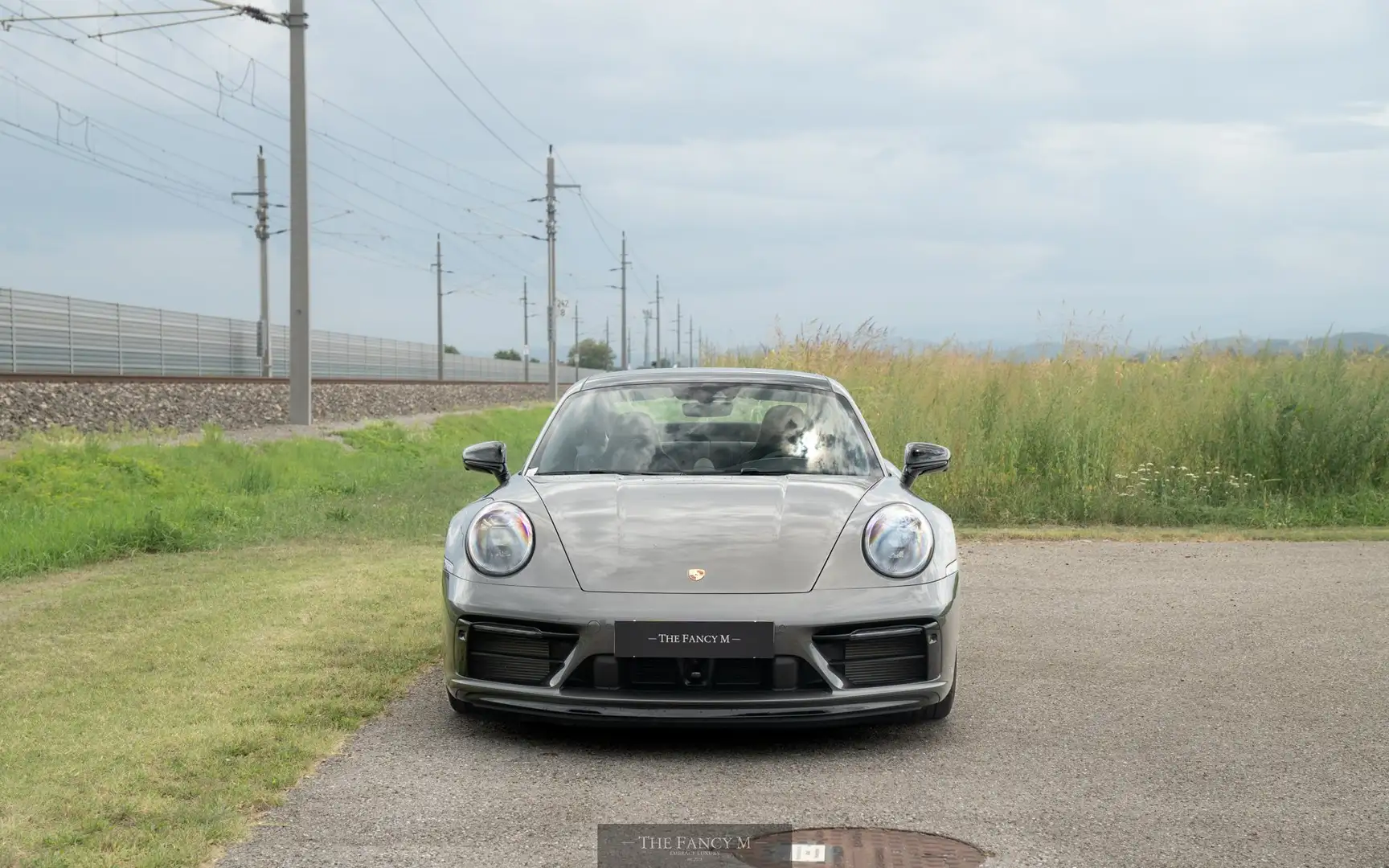 Porsche 992 Carrera 4 GTS Grau - 2